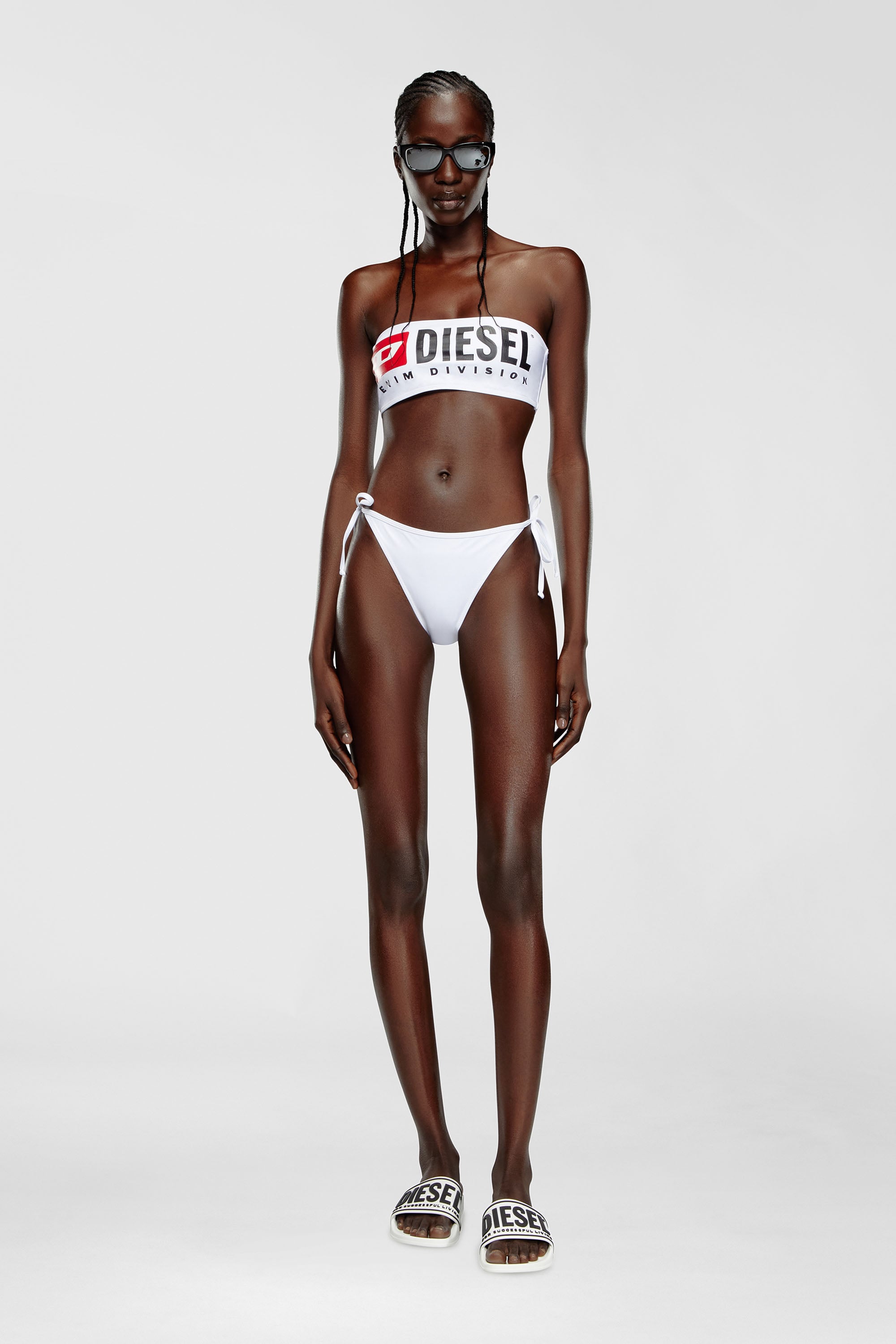 Diesel - BFB-BRYNA, Top bikini a fascia con maxi-logo Donna in Bianco - 2