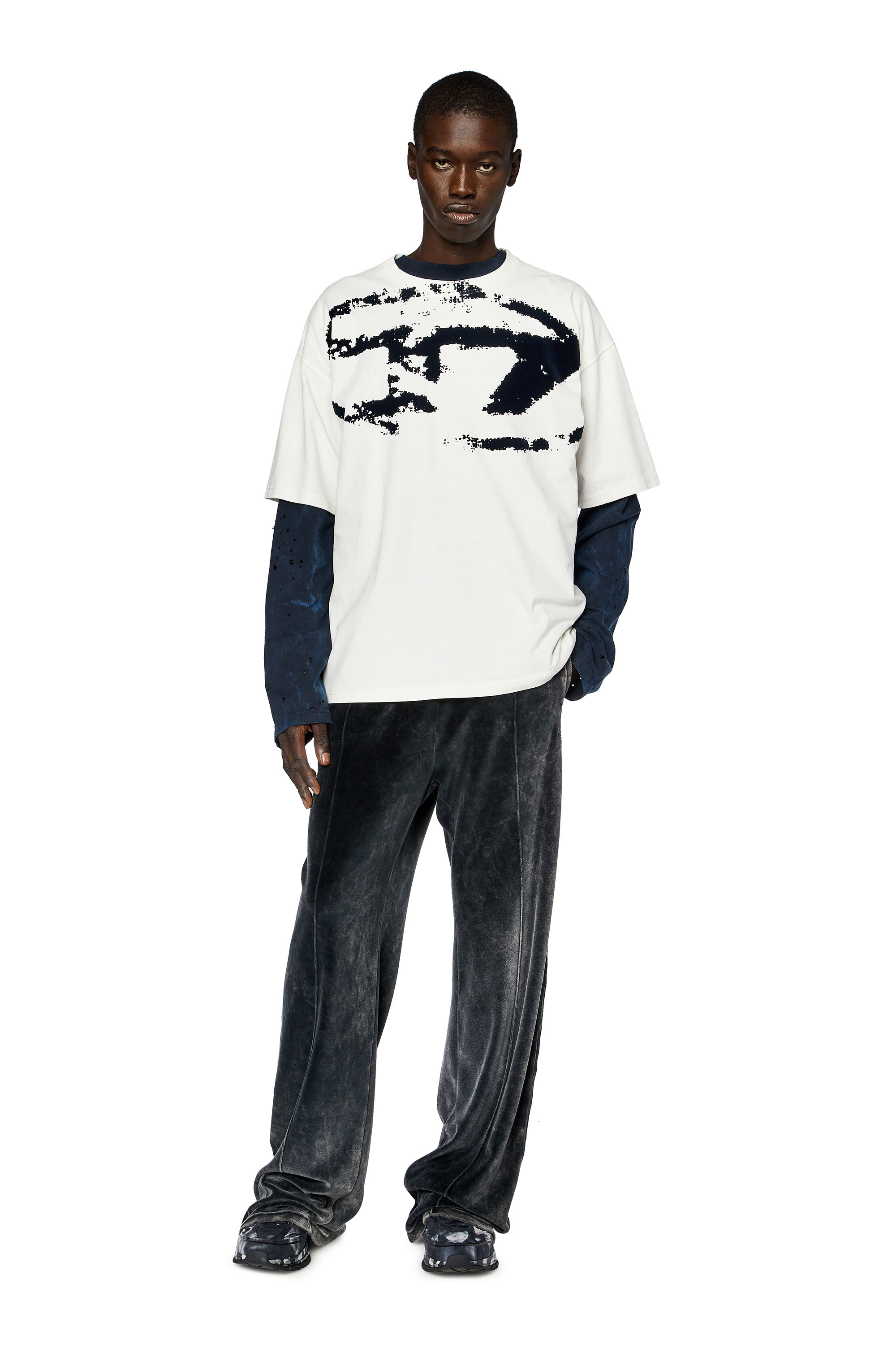 Diesel - T-BOXT-N14, T-shirt con stampa distressed floccata Uomo in Bianco - 1