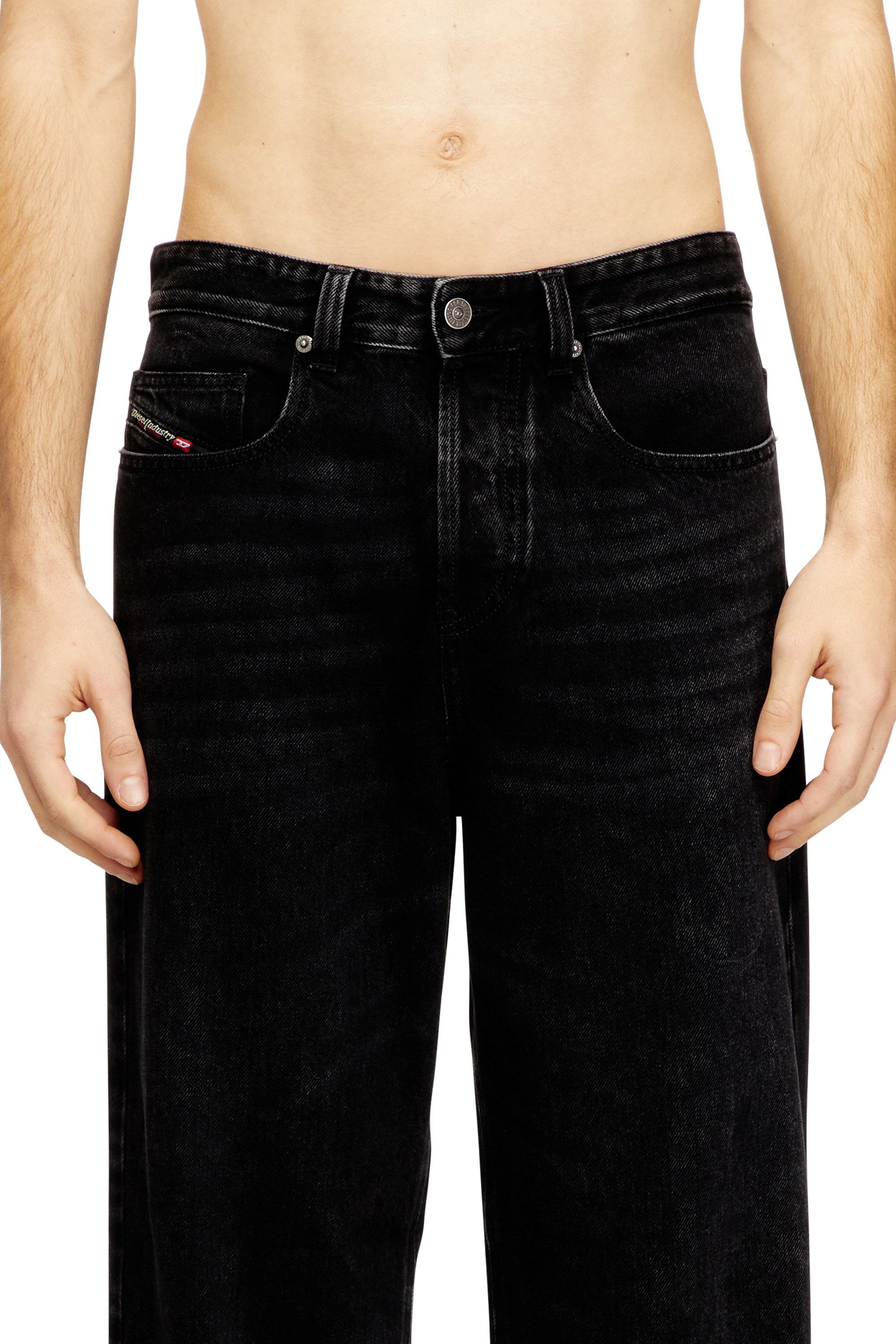 Diesel - Relaxed Jeans 2001 D-Macro 09P09 Uomo, Nero/Grigio scuro - Image 5