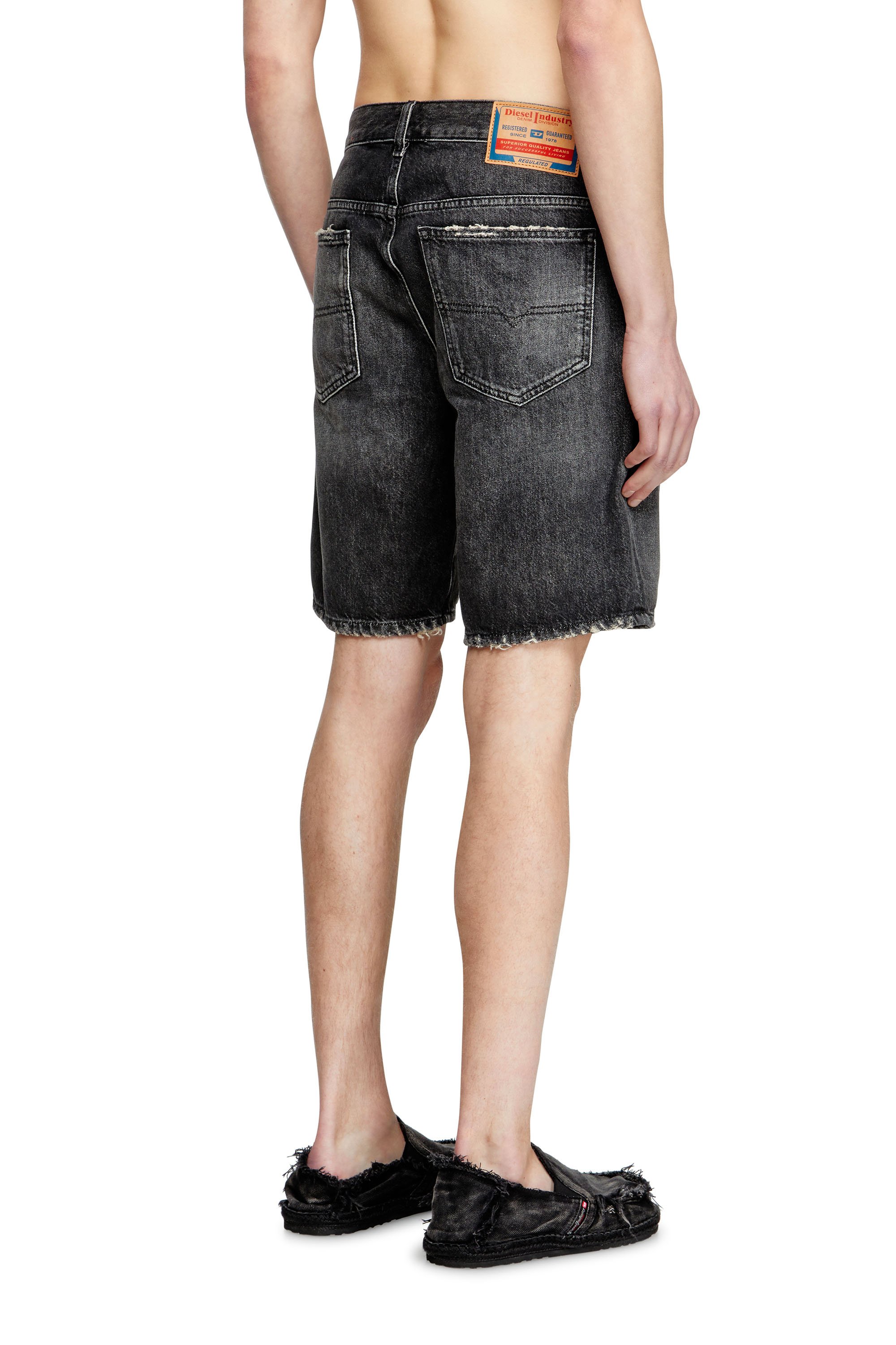 Diesel - D-FIN, Short slim in denim Uomo in Nero - 4