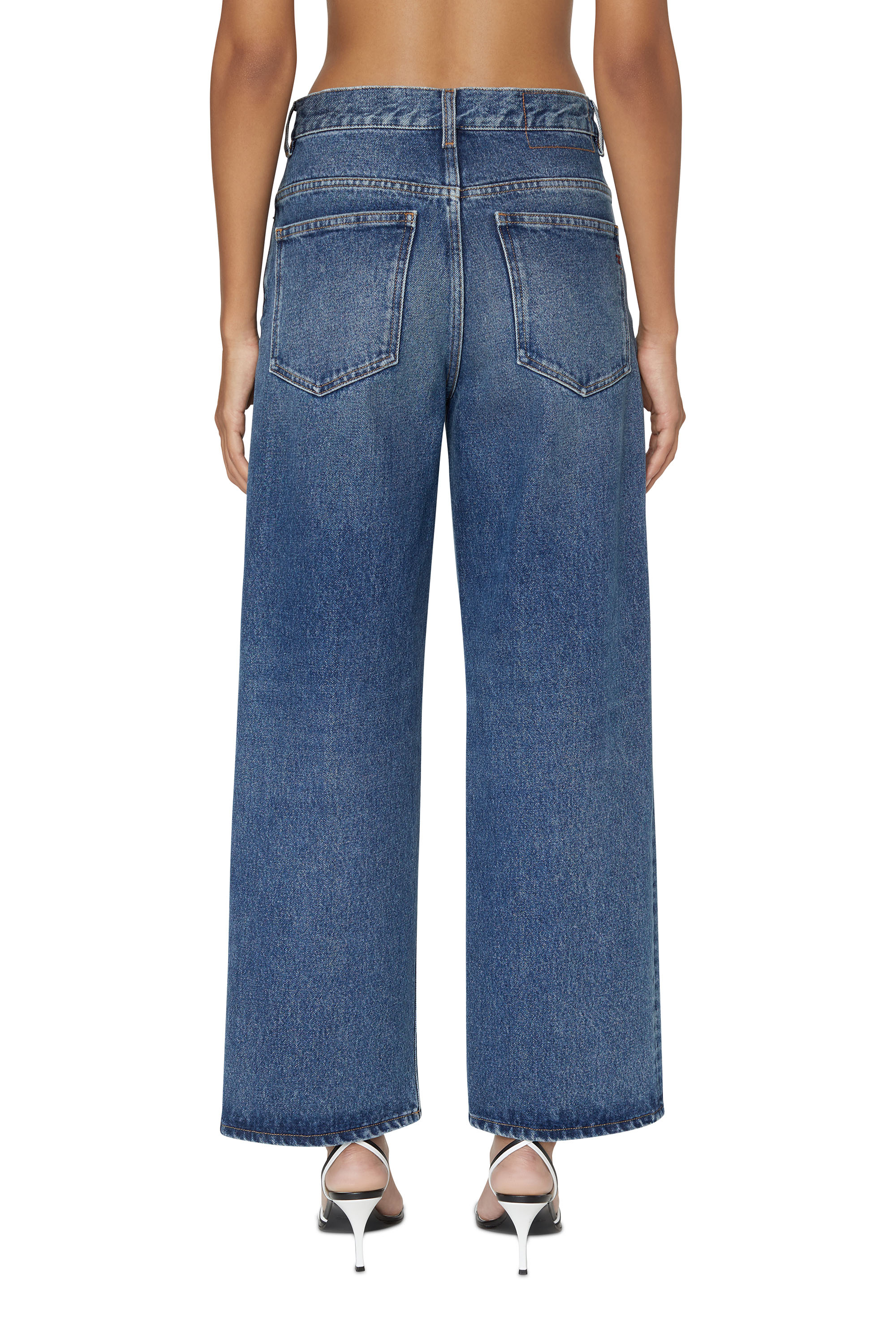 Diesel - 2000 WIDEE 007E5 Bootcut and Flare Jeans, Blu medio - Image 2