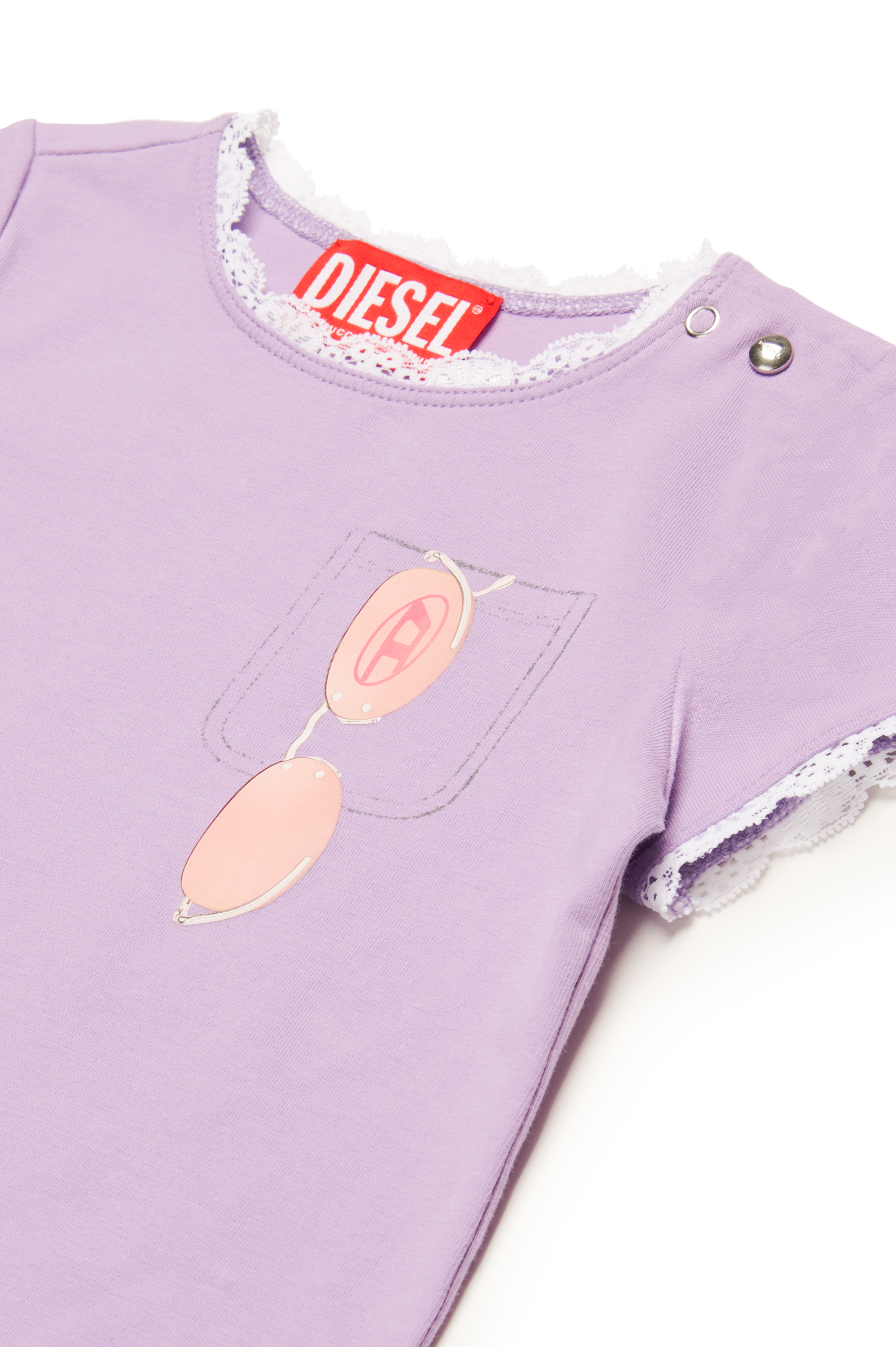 Diesel - TLUCIB, T-shirt con finiture in pizzo e stampa di occhiali da sole Donna in Viola - 3