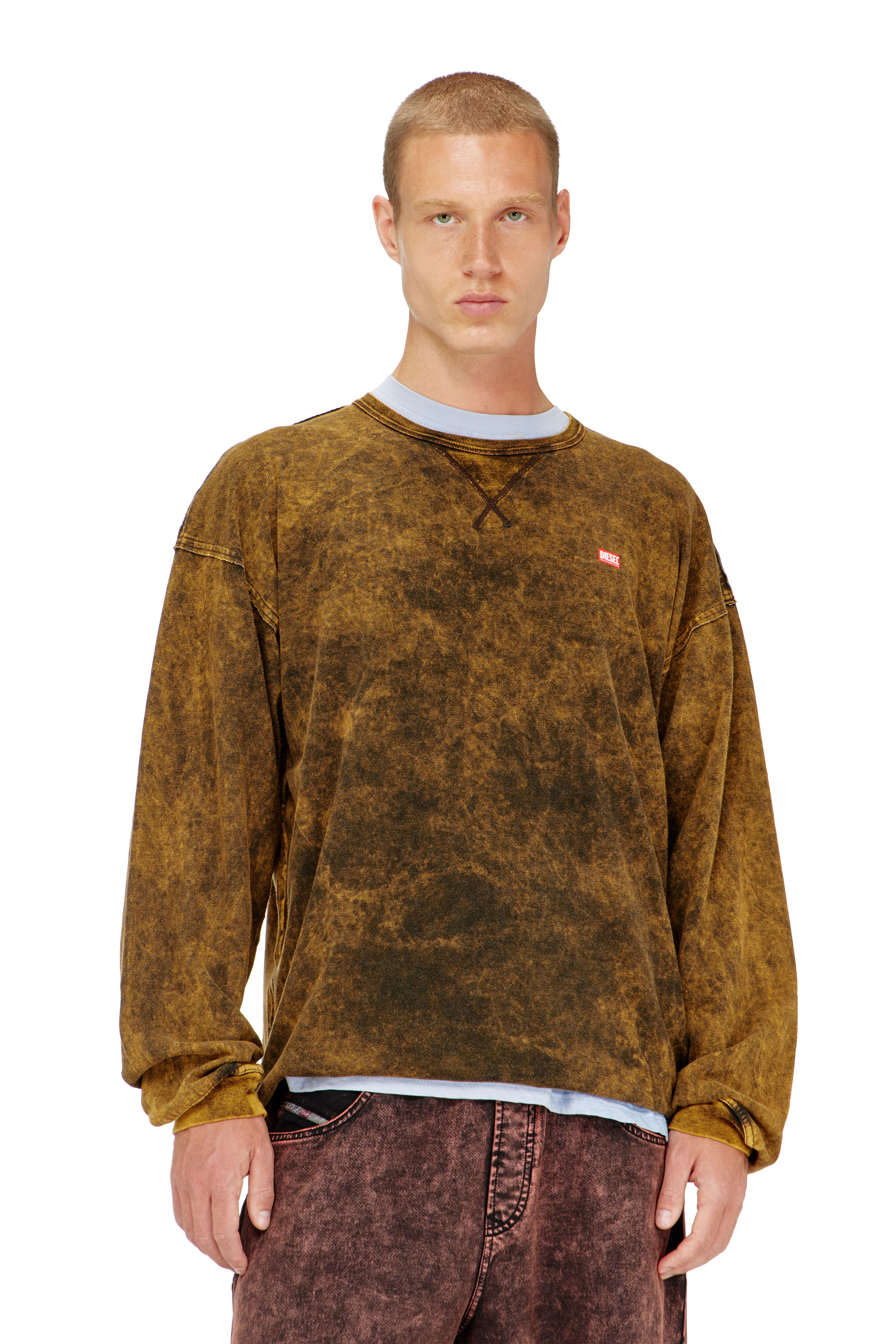 Diesel - T-BOXT-LS-RAW, T-shirt a manica lunga acid wash con soprafili sfrangiati Uomo in Marrone - 1