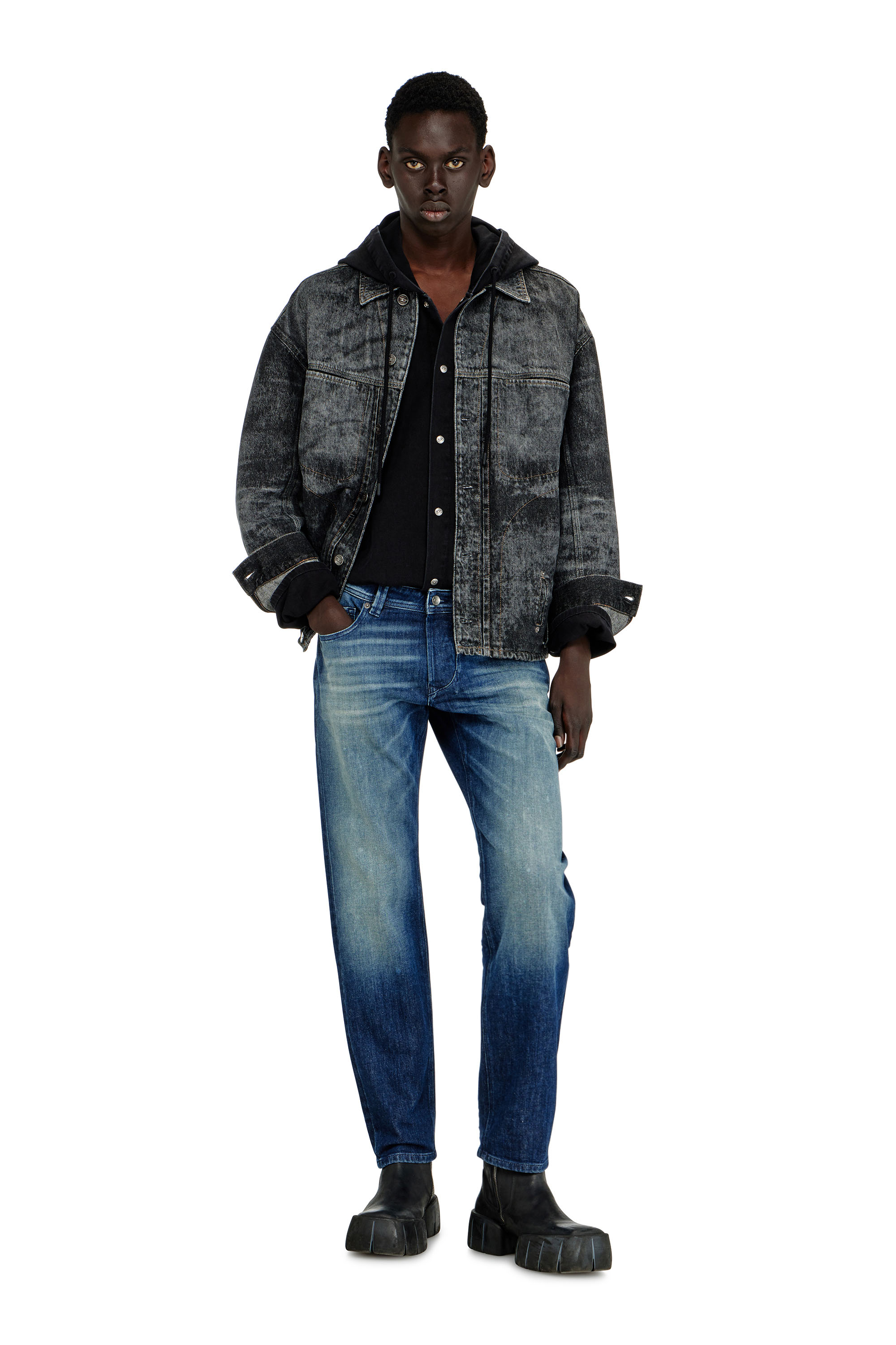 Diesel - Regular Jeans 1986 Larkee-Beex 0KBBR Uomo, Blu Scuro - Image 2