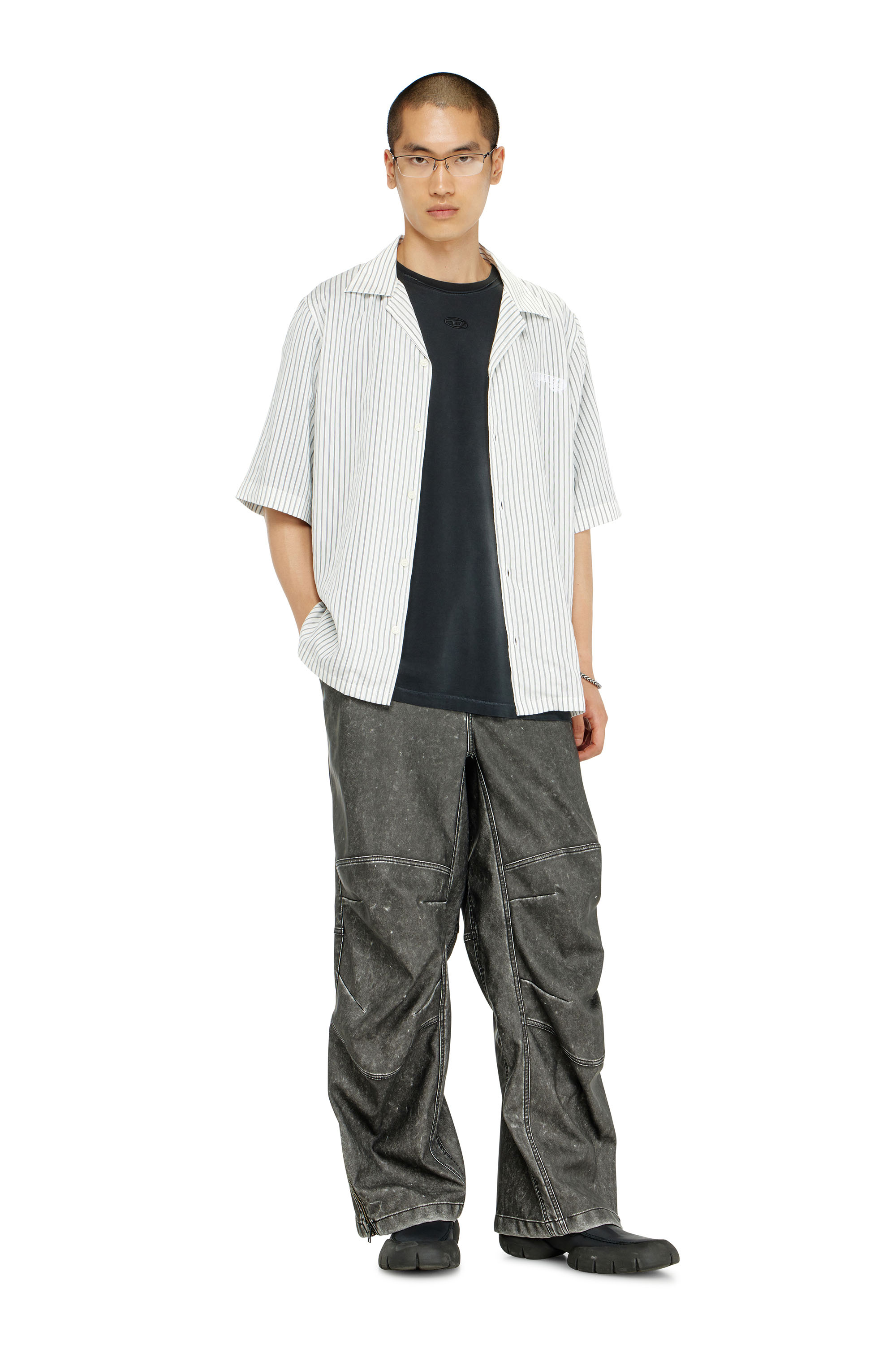 Diesel - T-POCK, T-shirt faded con taschino effetto ripped Uomo in Nero - 2
