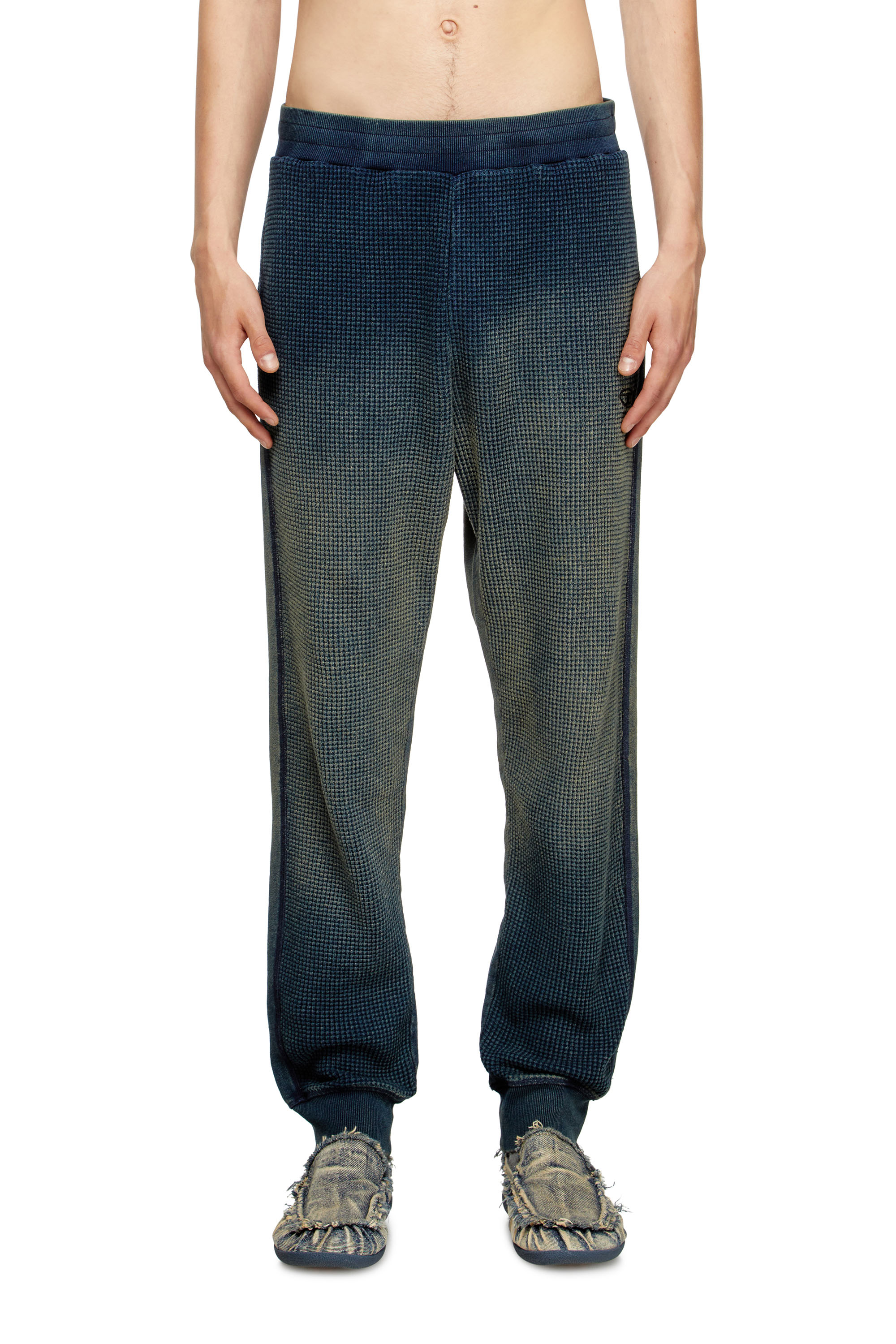 Diesel - P-WAFY, Pantaloni tuta a nido d’ape Uomo in Blu - 1