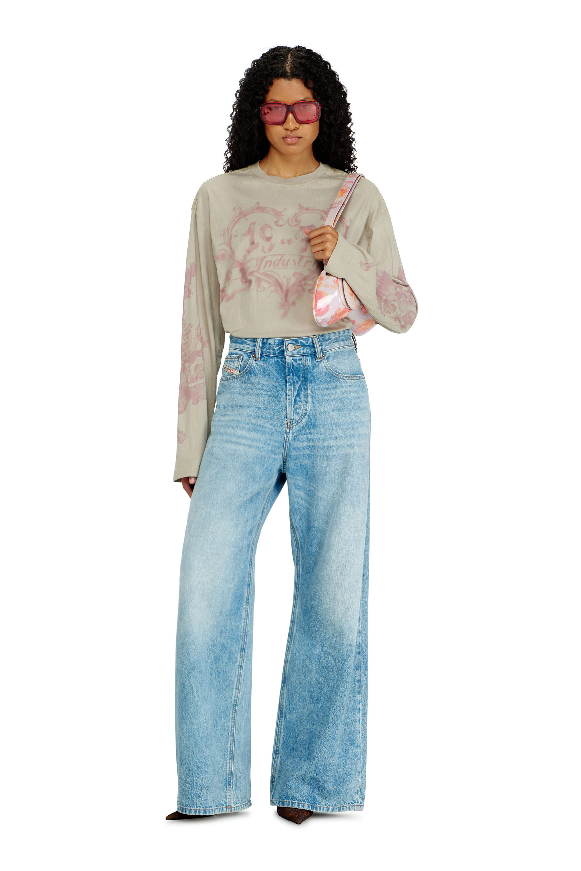 Diesel - T-HILARY-LS-AA1, T-shirt a manica lunga in cotone con stampa grafica Donna in Beige - 2