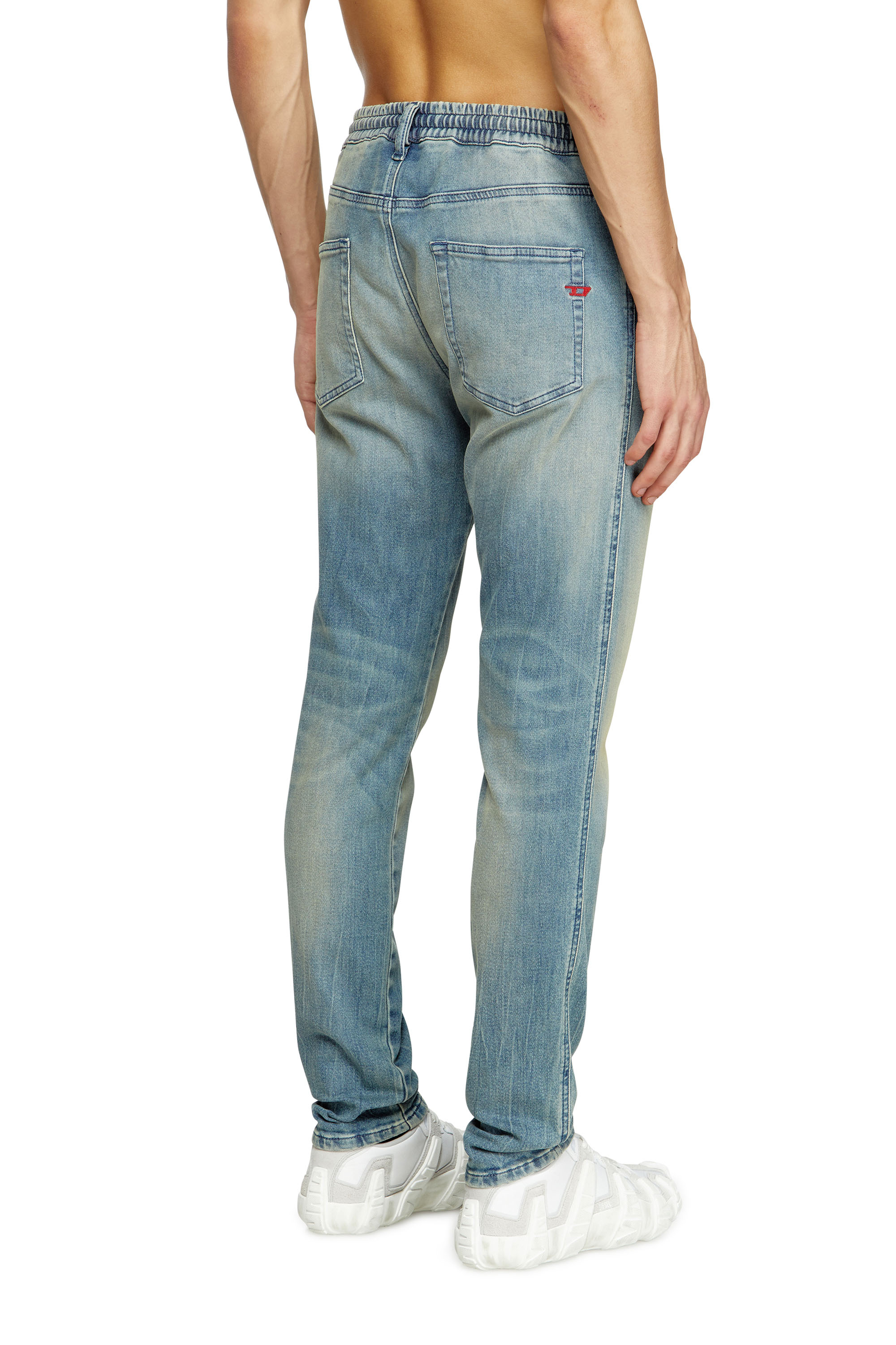 Diesel - Slim 2060 D-Strukt Joggjeans® 09M31 Uomo, Blu Chiaro - Image 4