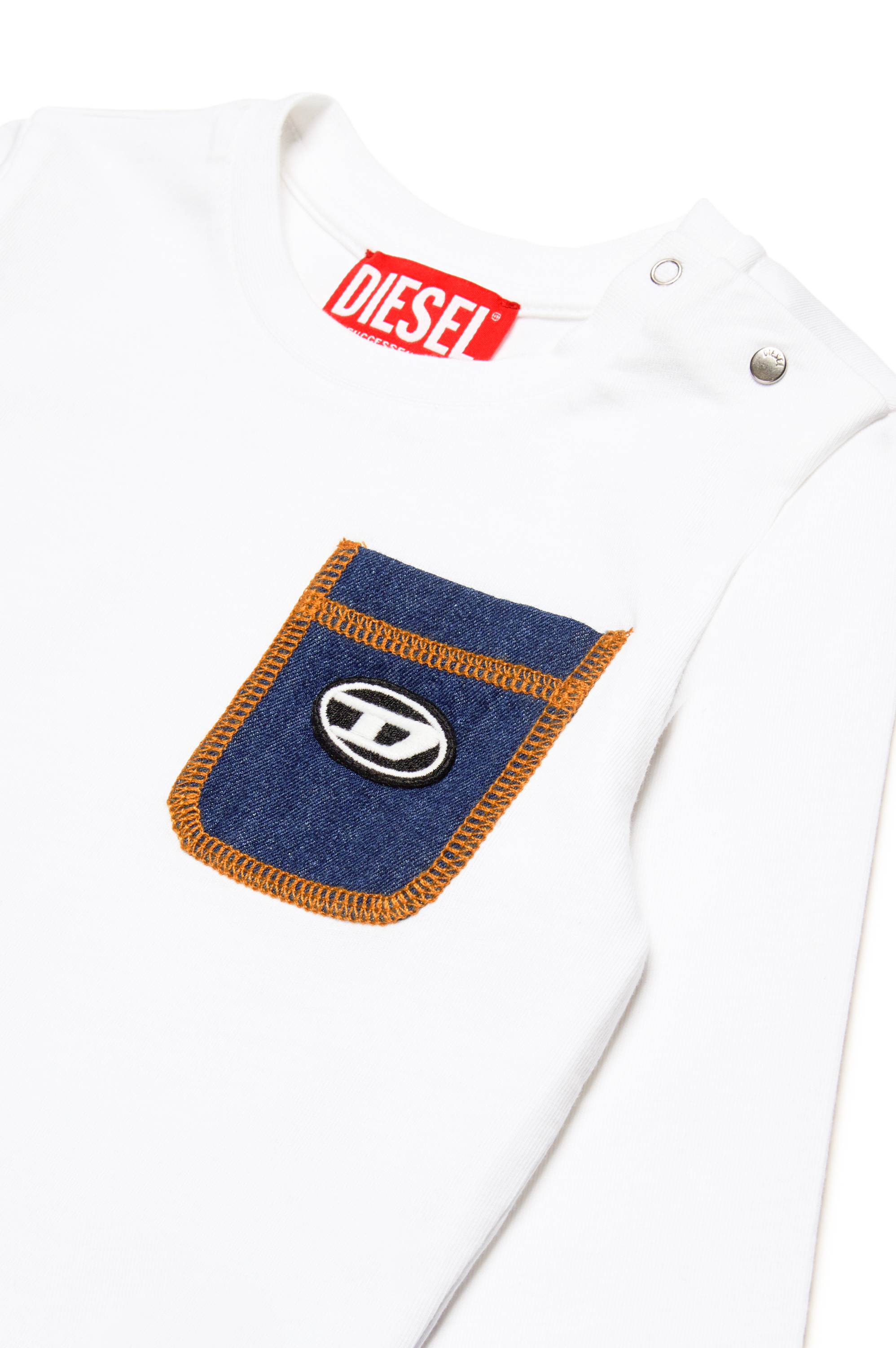 Diesel - TDUMBOB, Maglia a maniche lunghe con tasca in denim Uomo in Bianco - 3