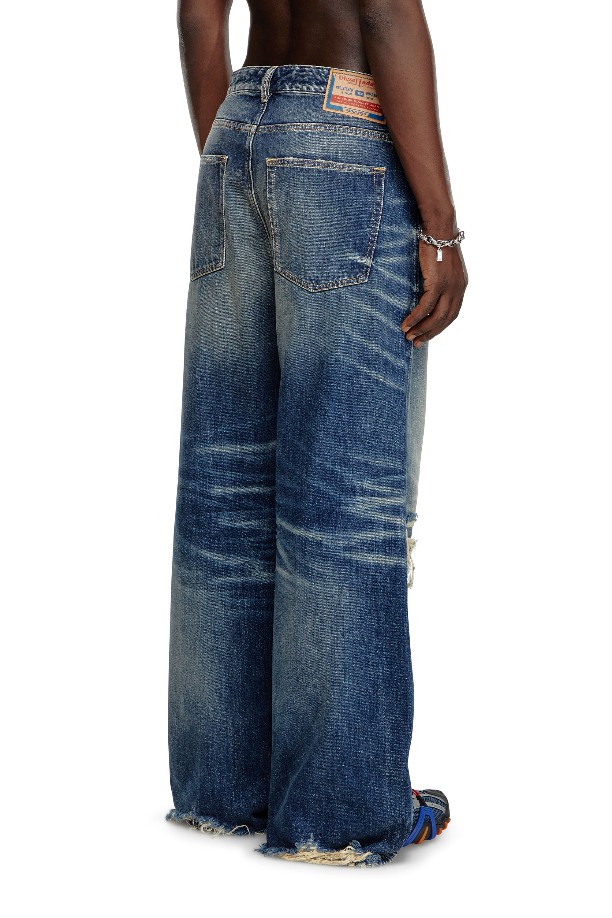 Diesel - Relaxed Jeans D-Rise 09J95 Uomo, Blu Scuro - Image 4