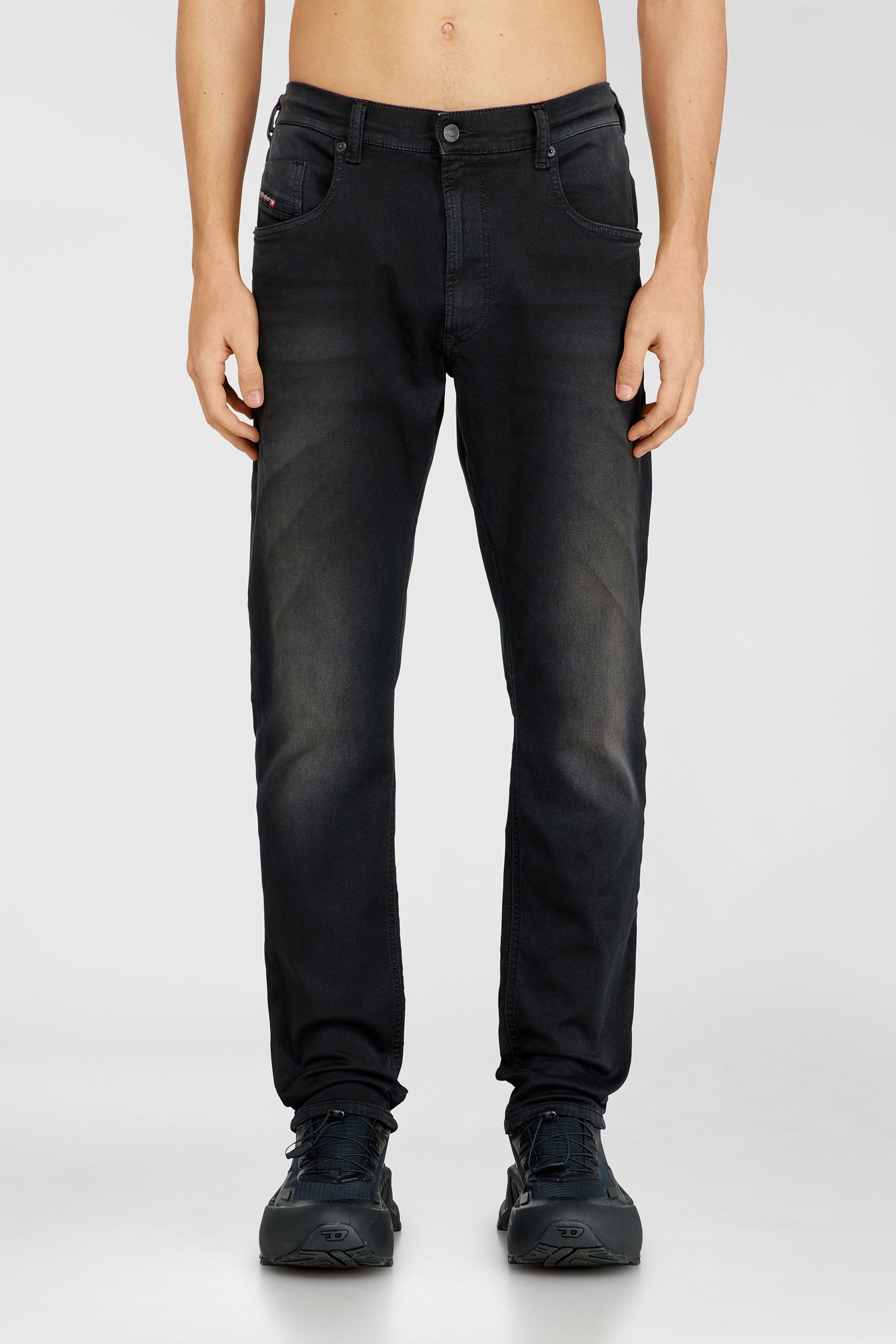 Diesel - Regular 2032 D-Krooley-BW Joggjeans&reg; 0670M Uomo, Nero - Image 1