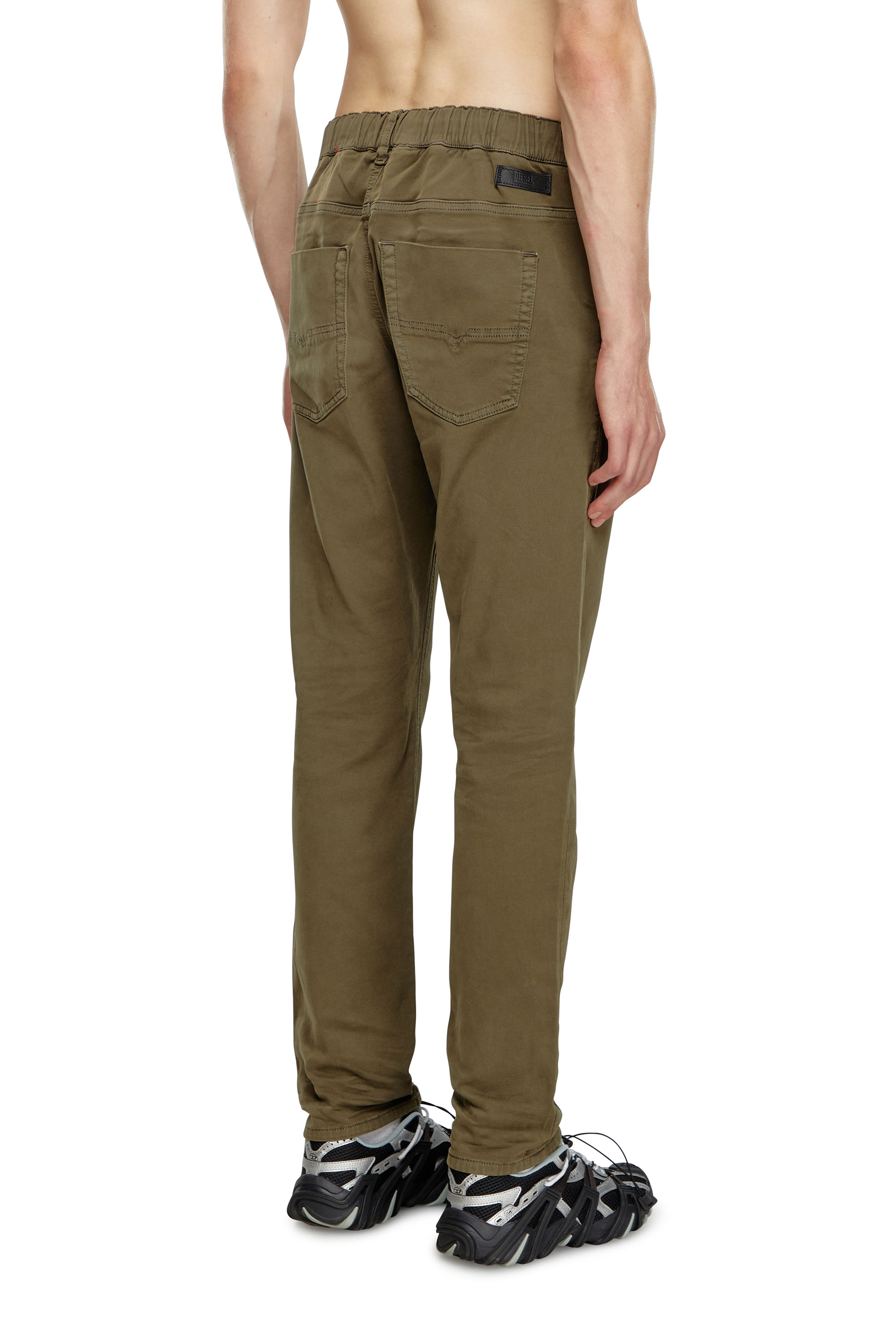 KROOLEY-E-NE 0670M Uomo: Jeans Tapered Colorato | Diesel