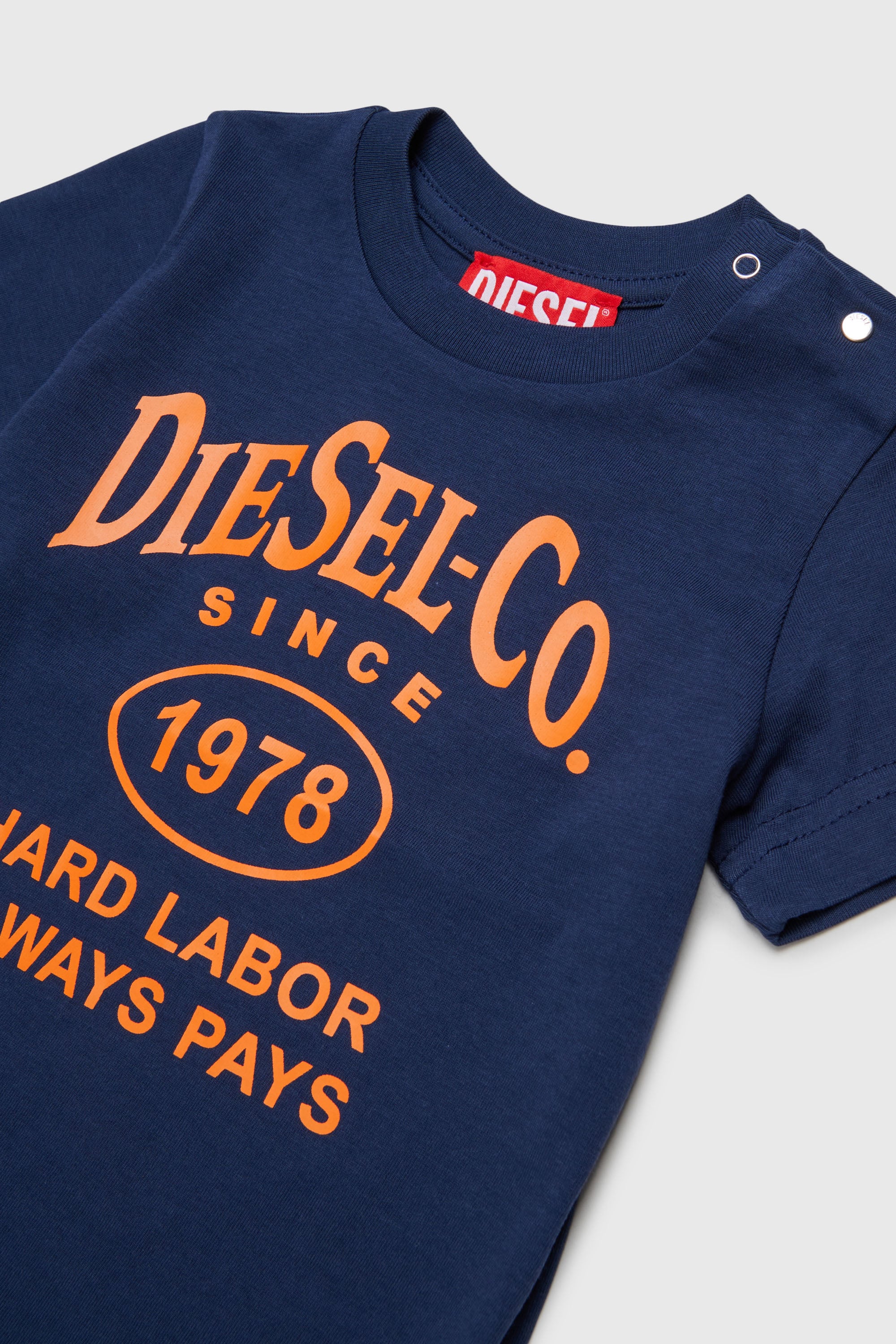 Diesel - TSINB, T-shirt in cotone con stampa slogan Uomo in Blu - 3