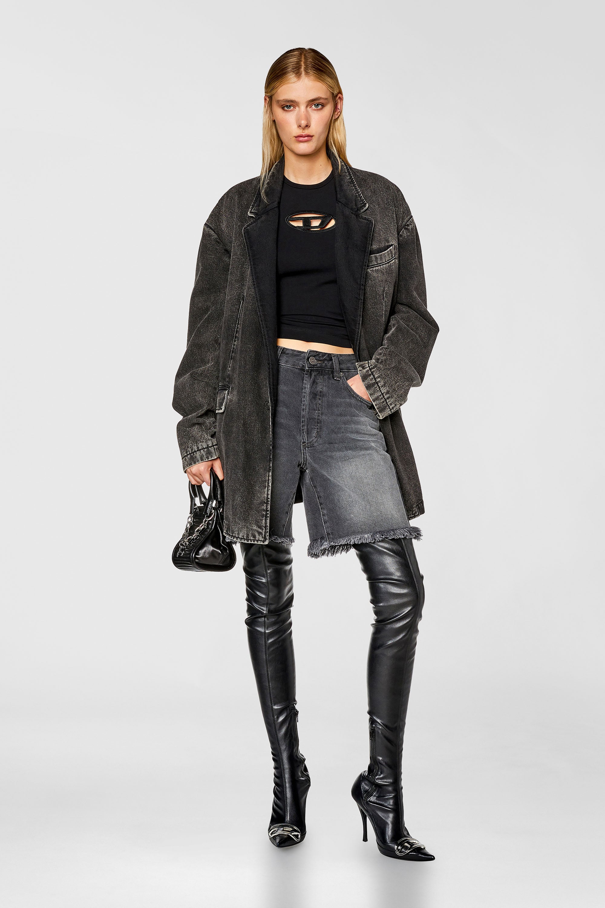 Diesel - T-ANGIE, T-shirt with Oval D logo Donna in Nero - 2