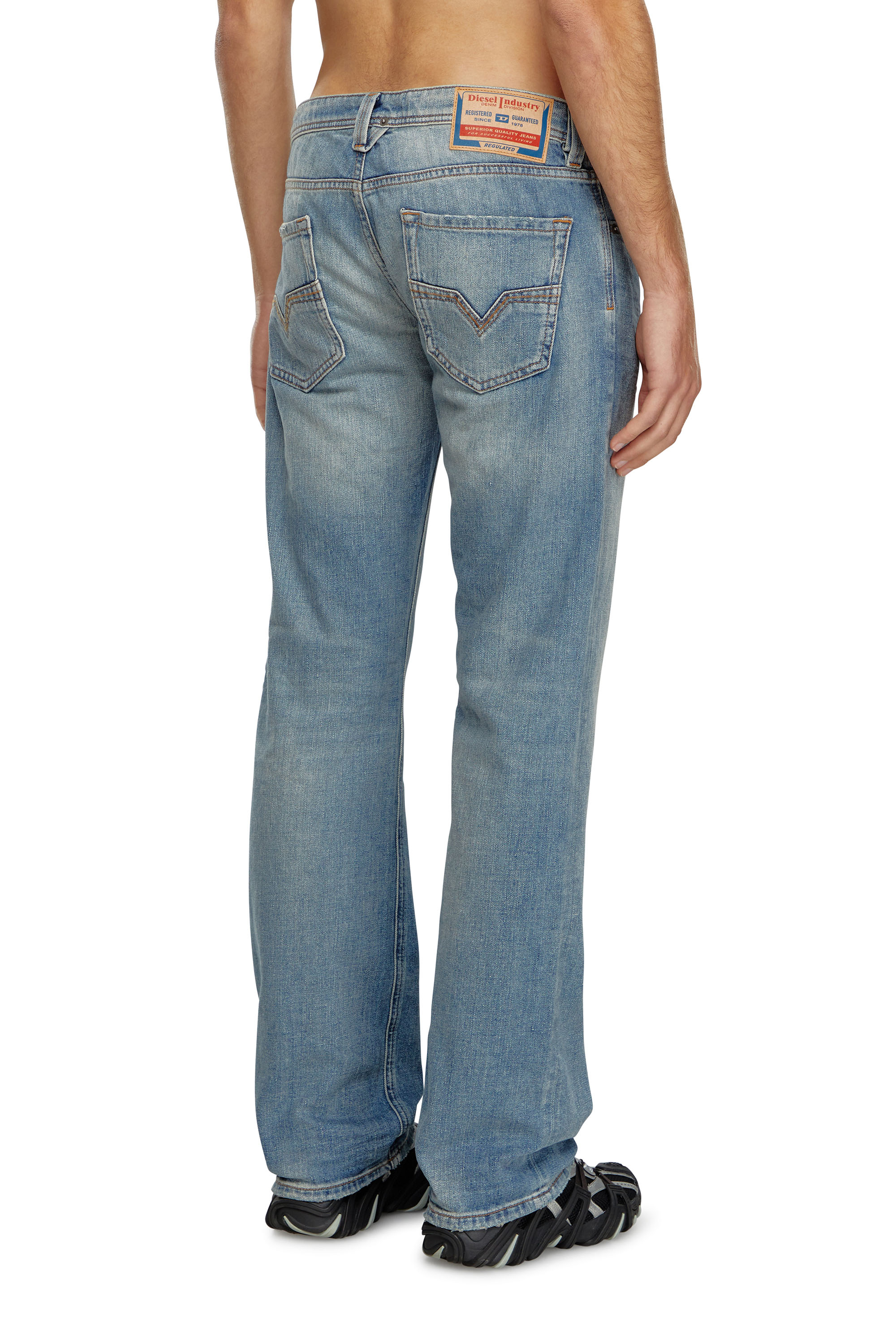 Diesel - Regular Jeans 1985 Larkee 0GRDN Uomo, Blu Chiaro - Image 4