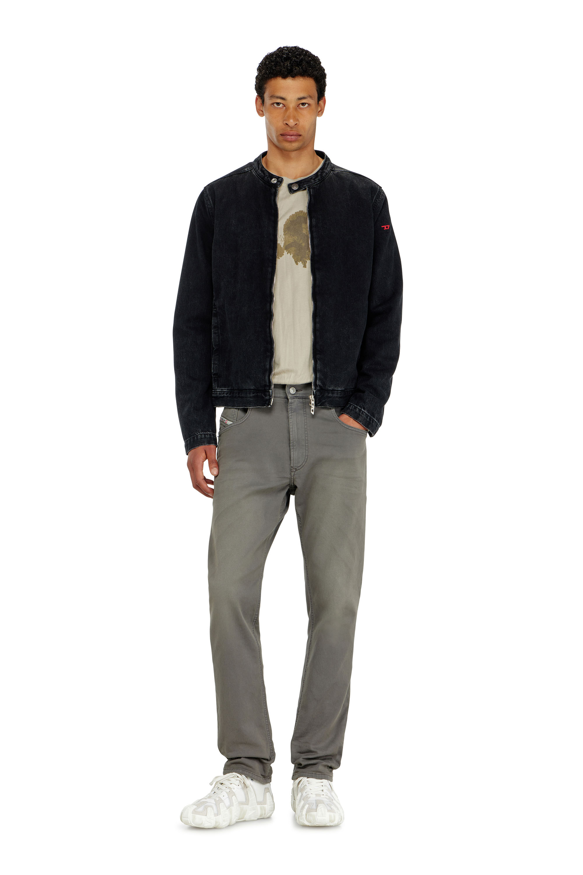Diesel - Regular 2032 D-Krooley-BW Joggjeans&reg; 0670M Uomo, Grigio - Image 1