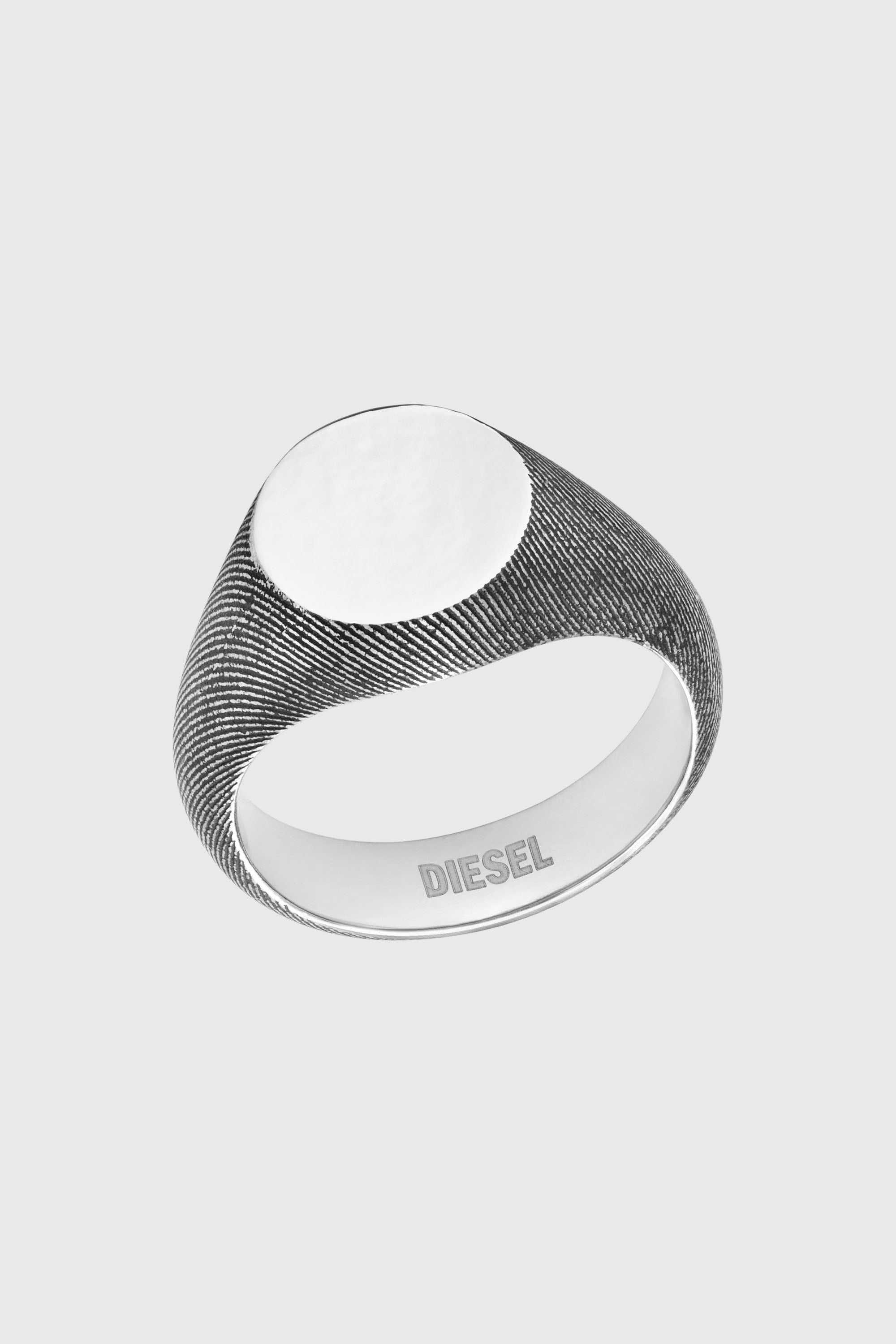 Diesel - DX1736040, Anello chevalier in acciaio inox con texture denim Unisex in Argento - 1
