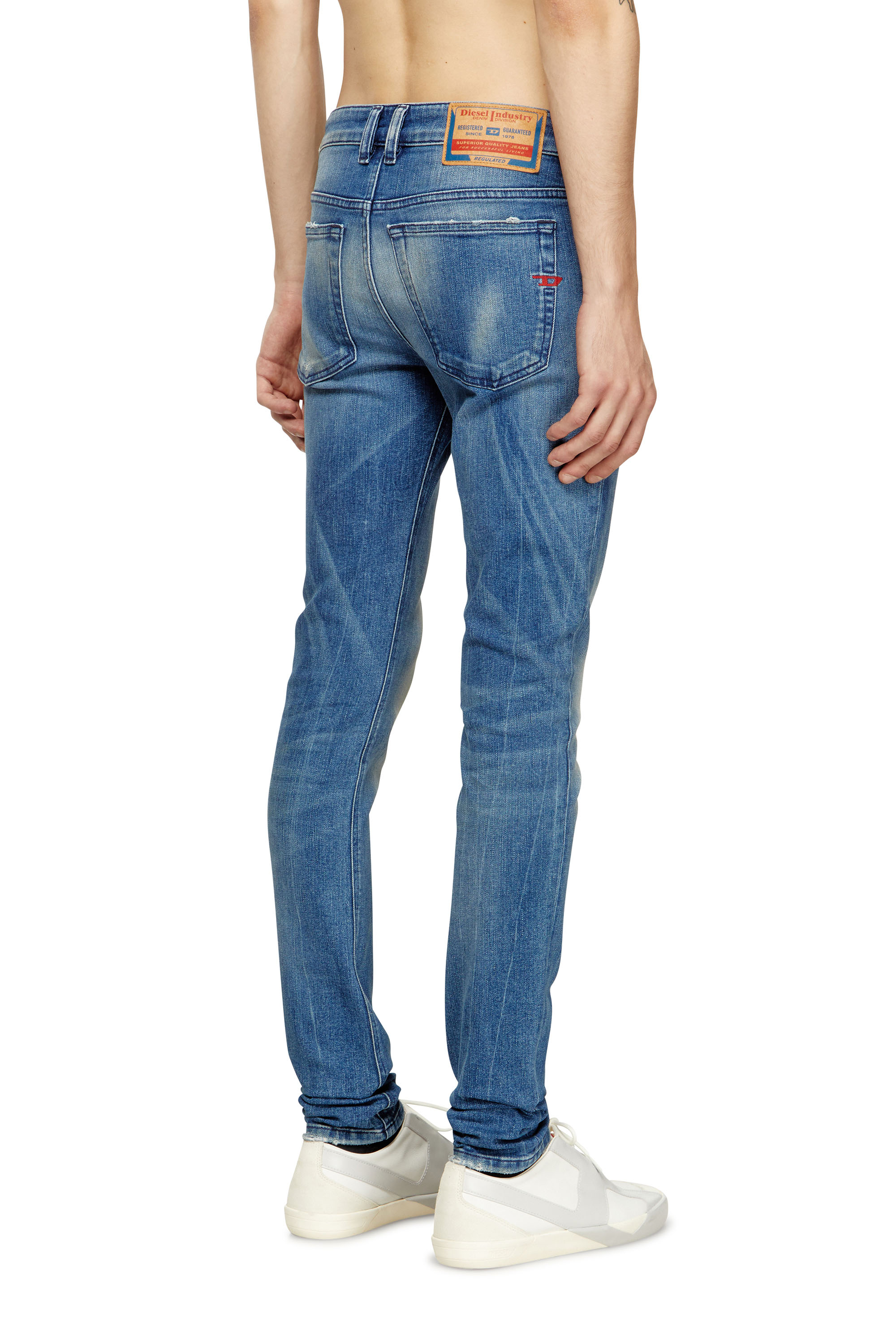 Diesel - Skinny Jeans 1979 Sleenker 0DBDR Uomo, Blu medio - Image 4