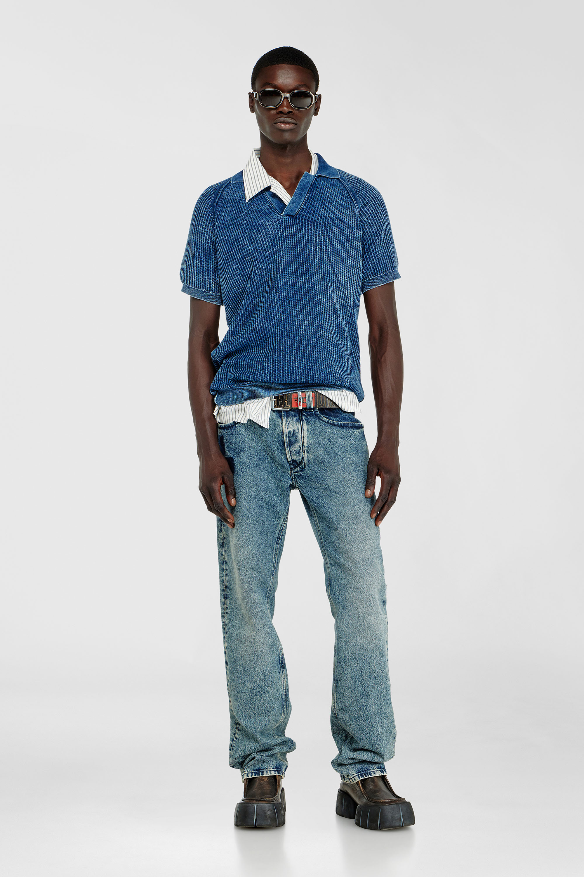 Diesel - Regular Jeans 1985 Larkee 0IFBV Uomo, Blu medio - Image 1