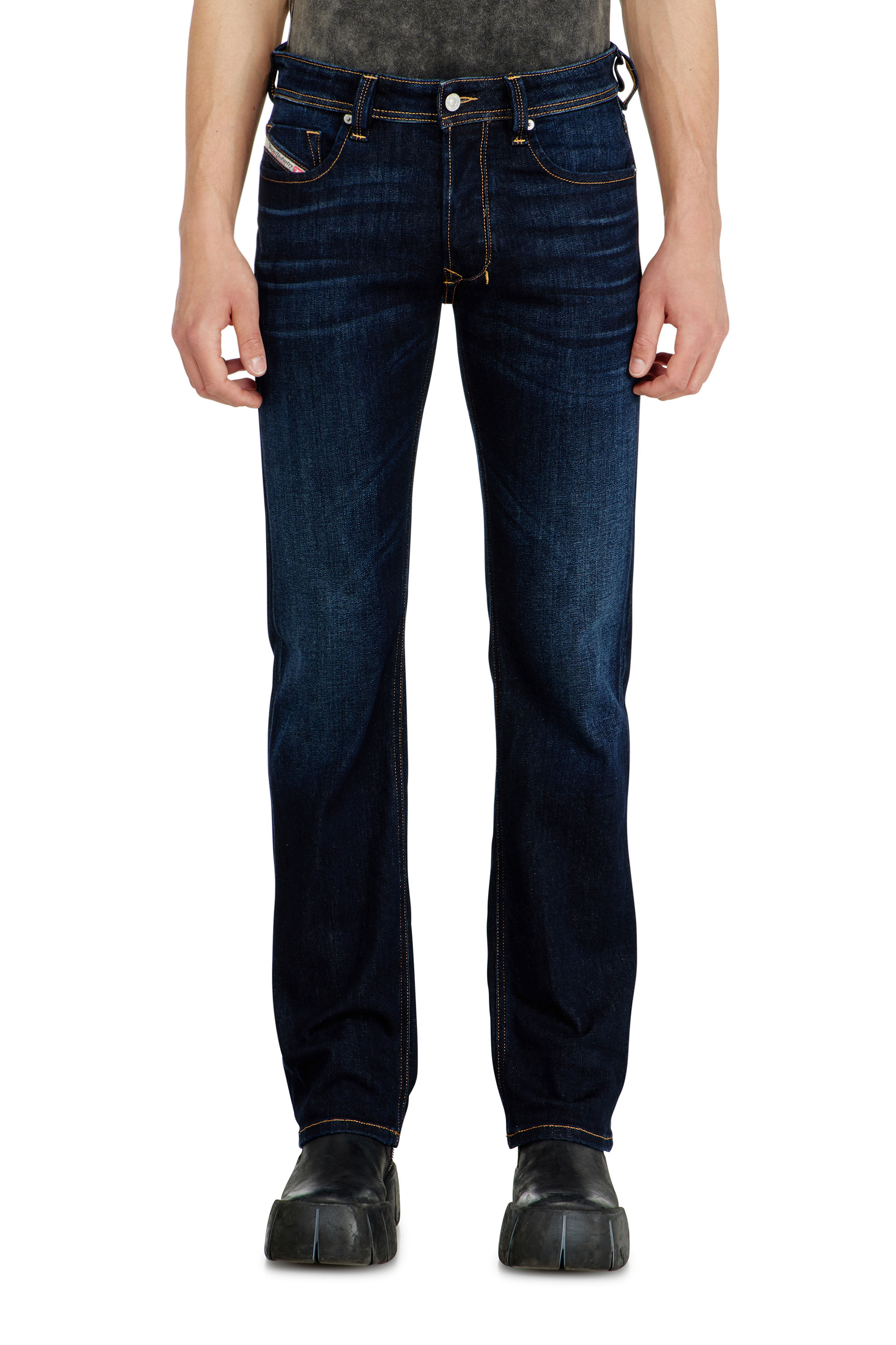 Diesel - Regular Jeans 1985 Larkee 09Q15 Uomo, Blu Scuro - Image 1