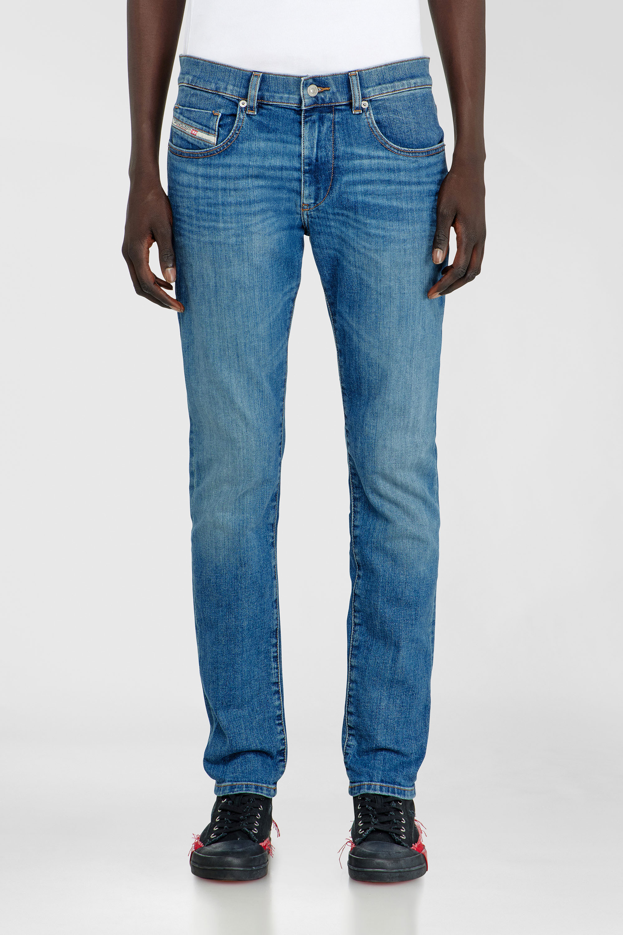 Diesel - Slim Jeans 2019 D-Strukt 0KIAL Uomo, Blu Chiaro - Image 4