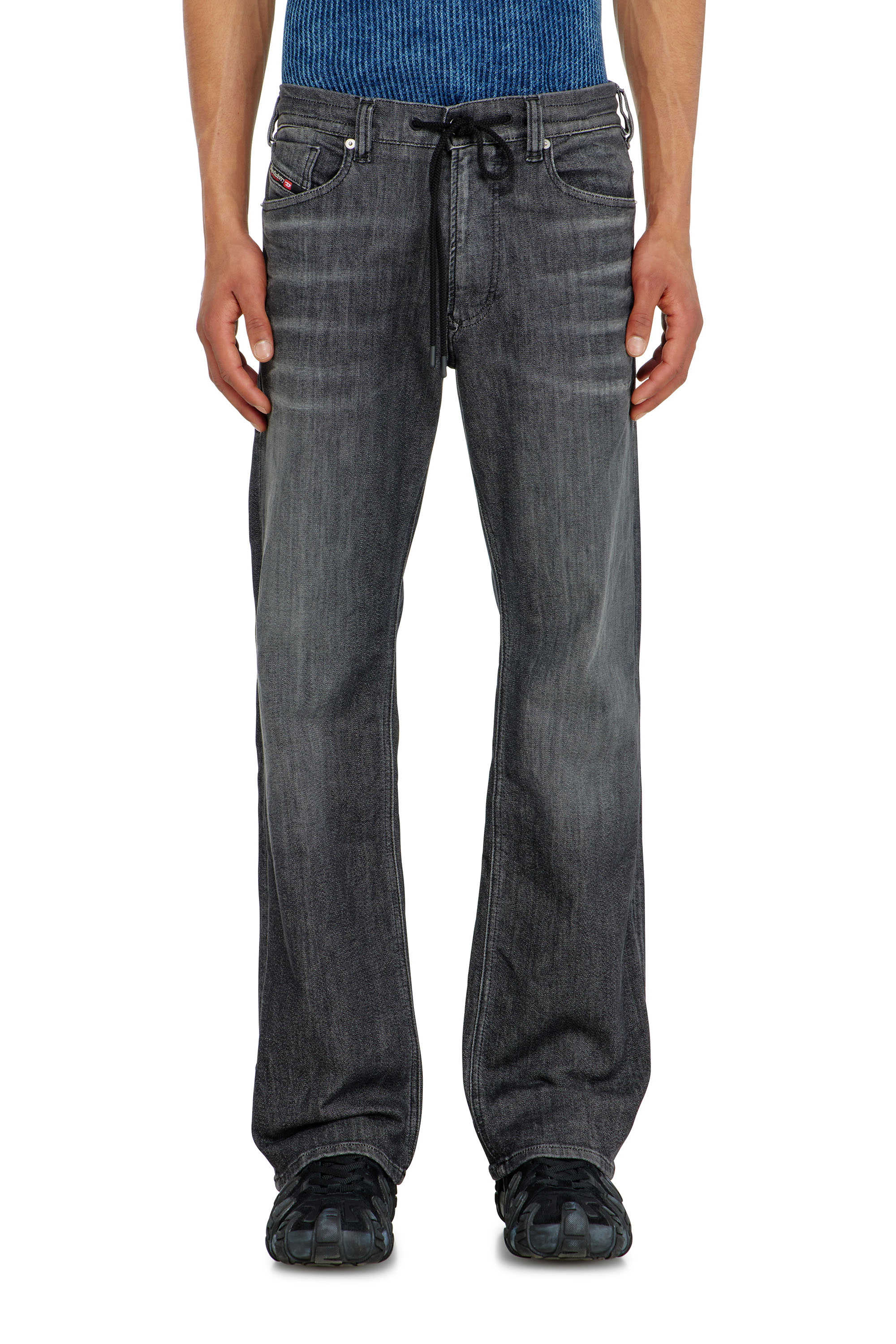 Diesel - Relaxed 2080 D-Reel Joggjeans&reg; 09M66 Uomo, Nero/Grigio scuro - Image 2
