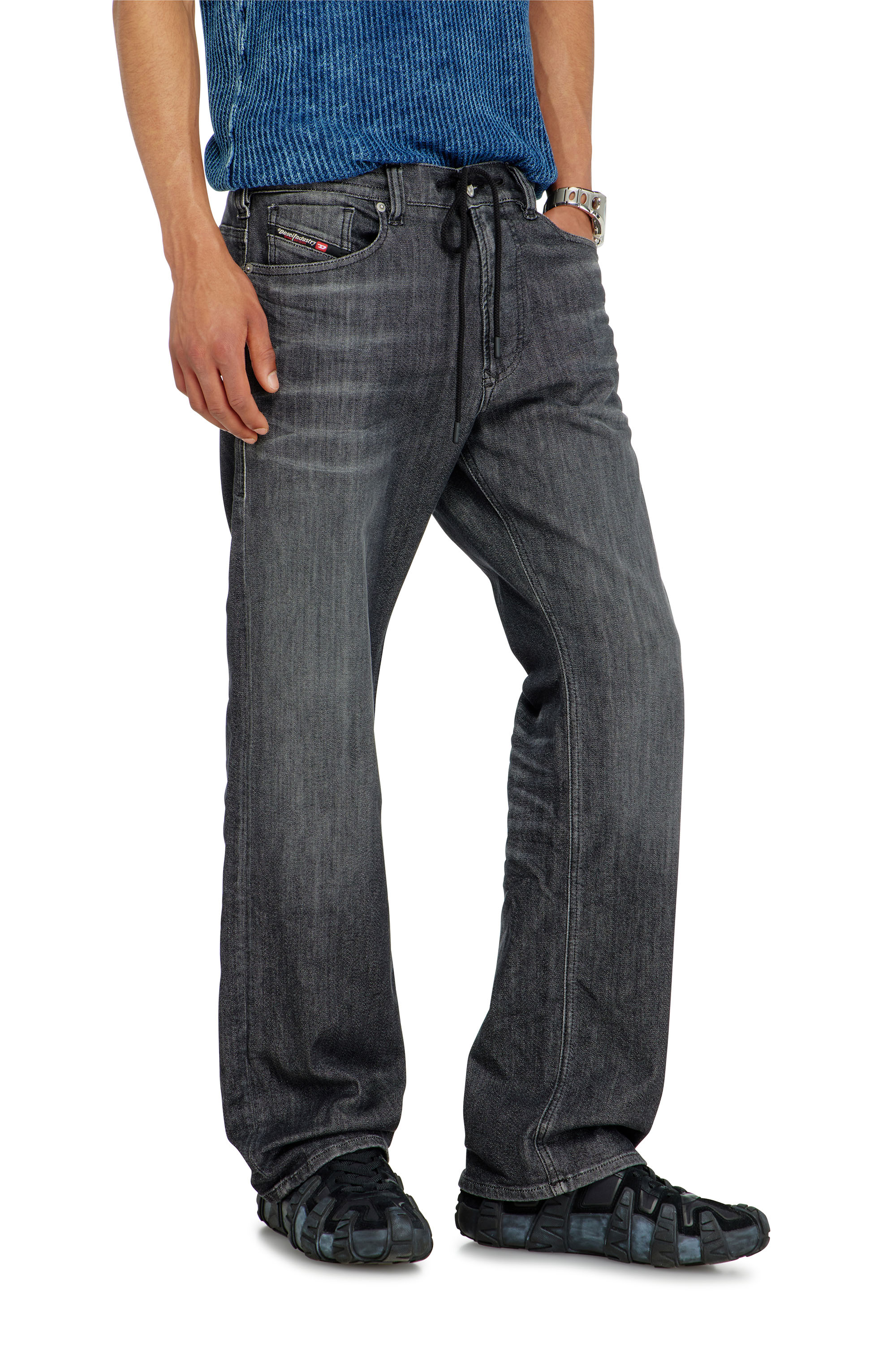Diesel - Relaxed 2080 D-Reel Joggjeans&reg; 09M66 Uomo, Nero/Grigio scuro - Image 4