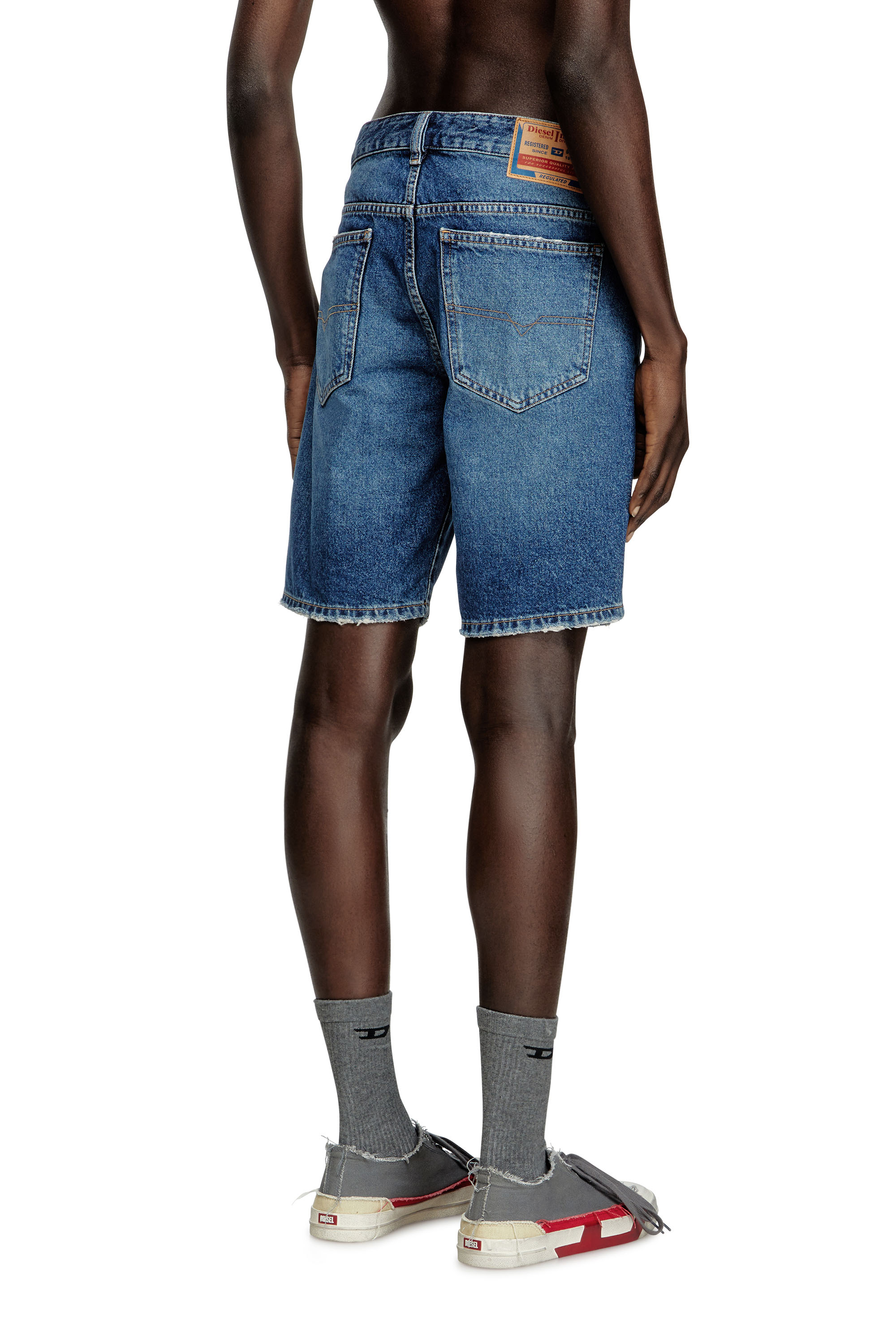 Diesel - D-FIN, Short slim in denim Uomo in Blu - 4