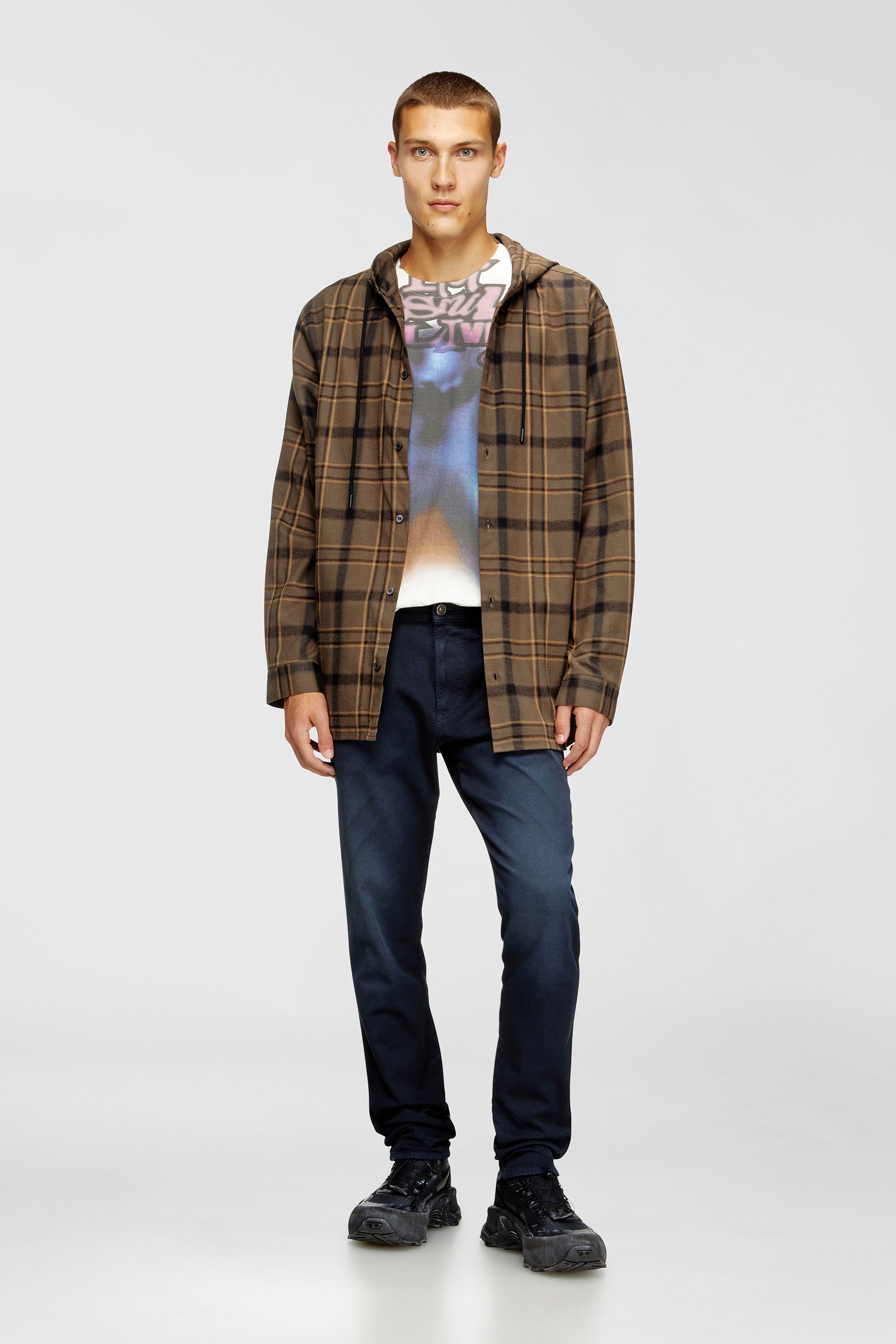 Diesel - Slim 2062 D-Strukt Joggjeans&reg; 0670M Uomo, Blu Scuro - Image 2