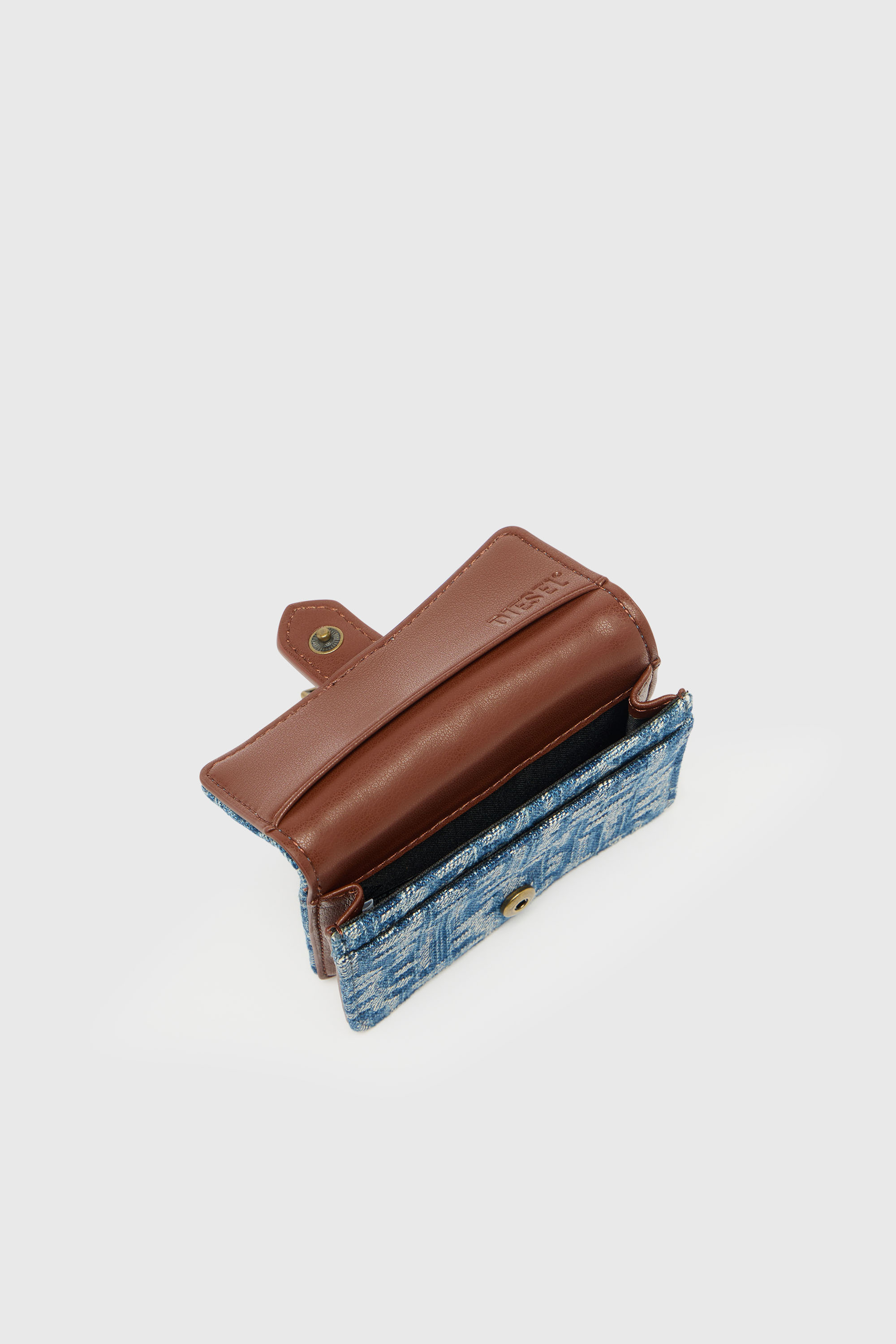 Diesel - D-LINE CARD HOLDER, Porta carte in monogram denim con dettaglio cintura Donna in Blu - 3