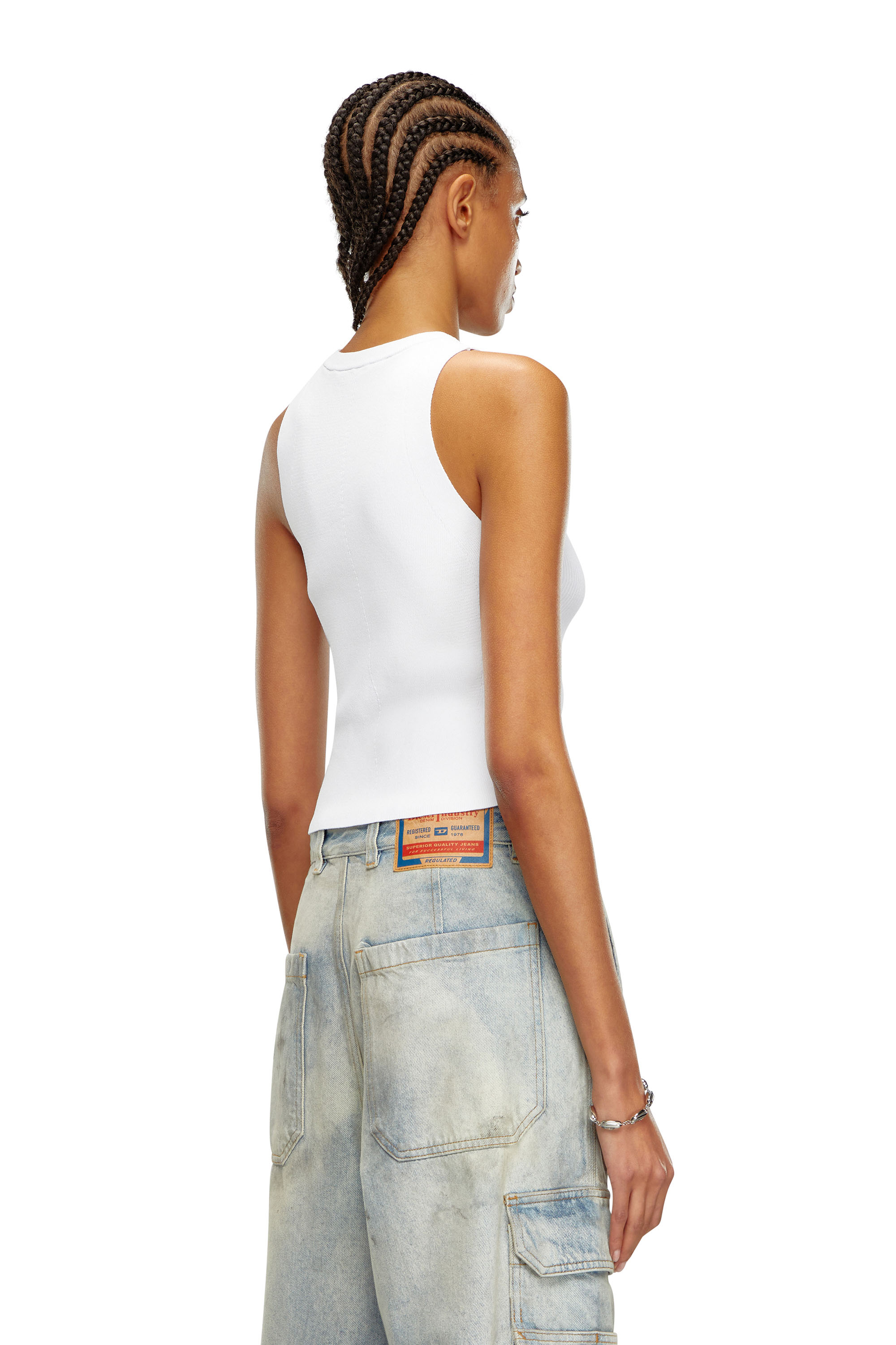Diesel - M-ONERVA-TOP, Top in maglia con apertura riempita e logo in metallo Donna in Bianco - 4
