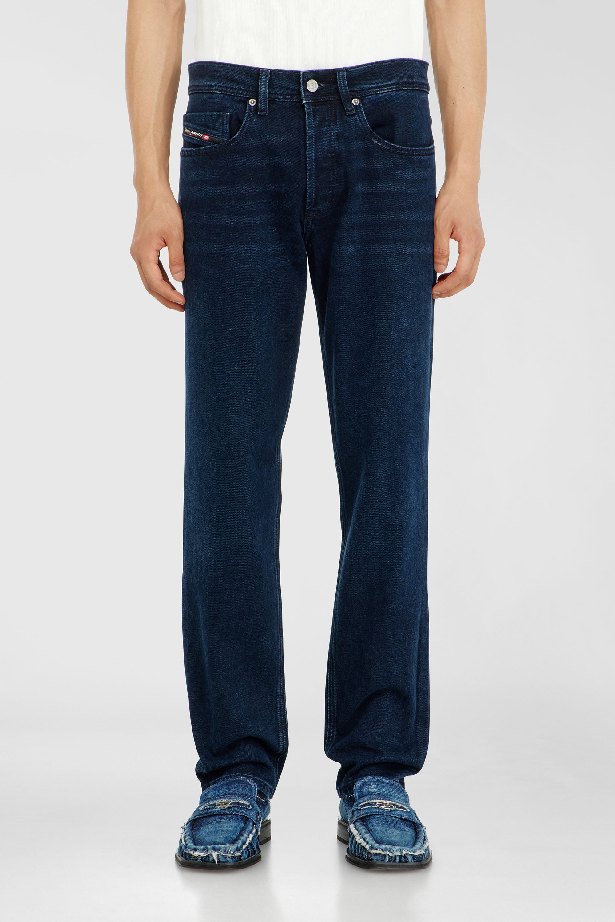 Diesel - Regular Jeans 2023 D-Finitive 0KBBJ Uomo, Blu Scuro - Image 1