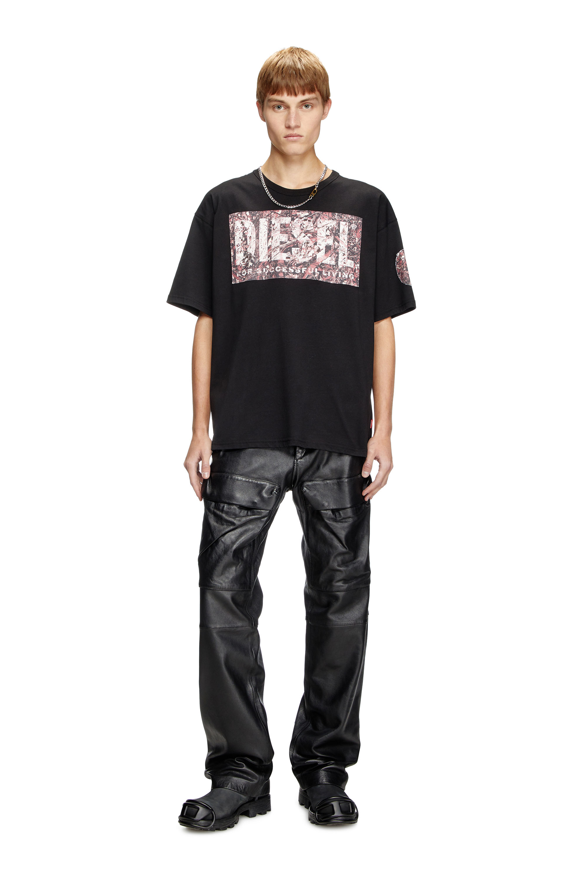 Diesel - T-BOXT-R22, T-shirt con maxi patch in gabardine logata Uomo in ToBeDefined - 2