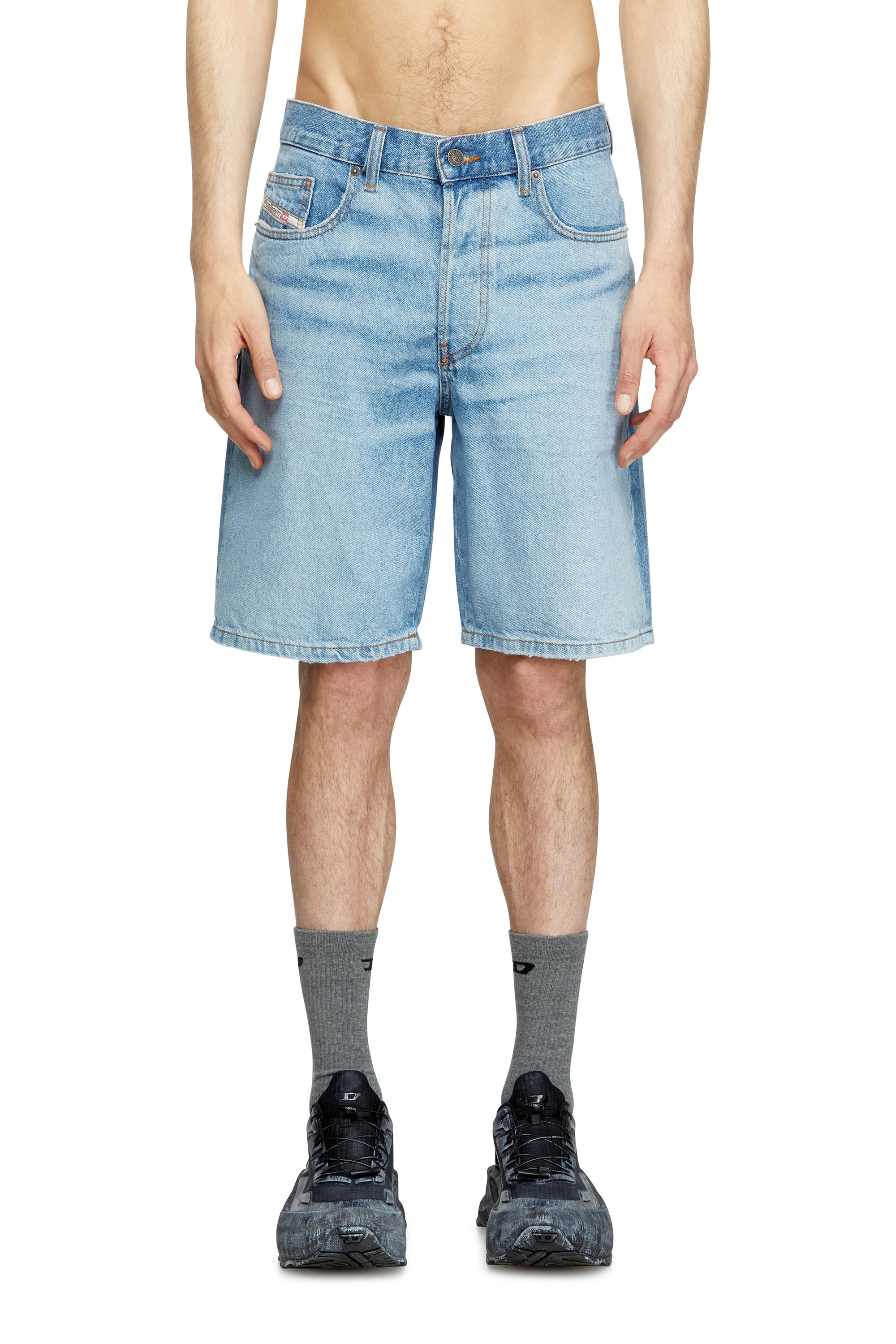 Diesel - REGULAR-SHORT, Shorts in denim Uomo in Blu - 3