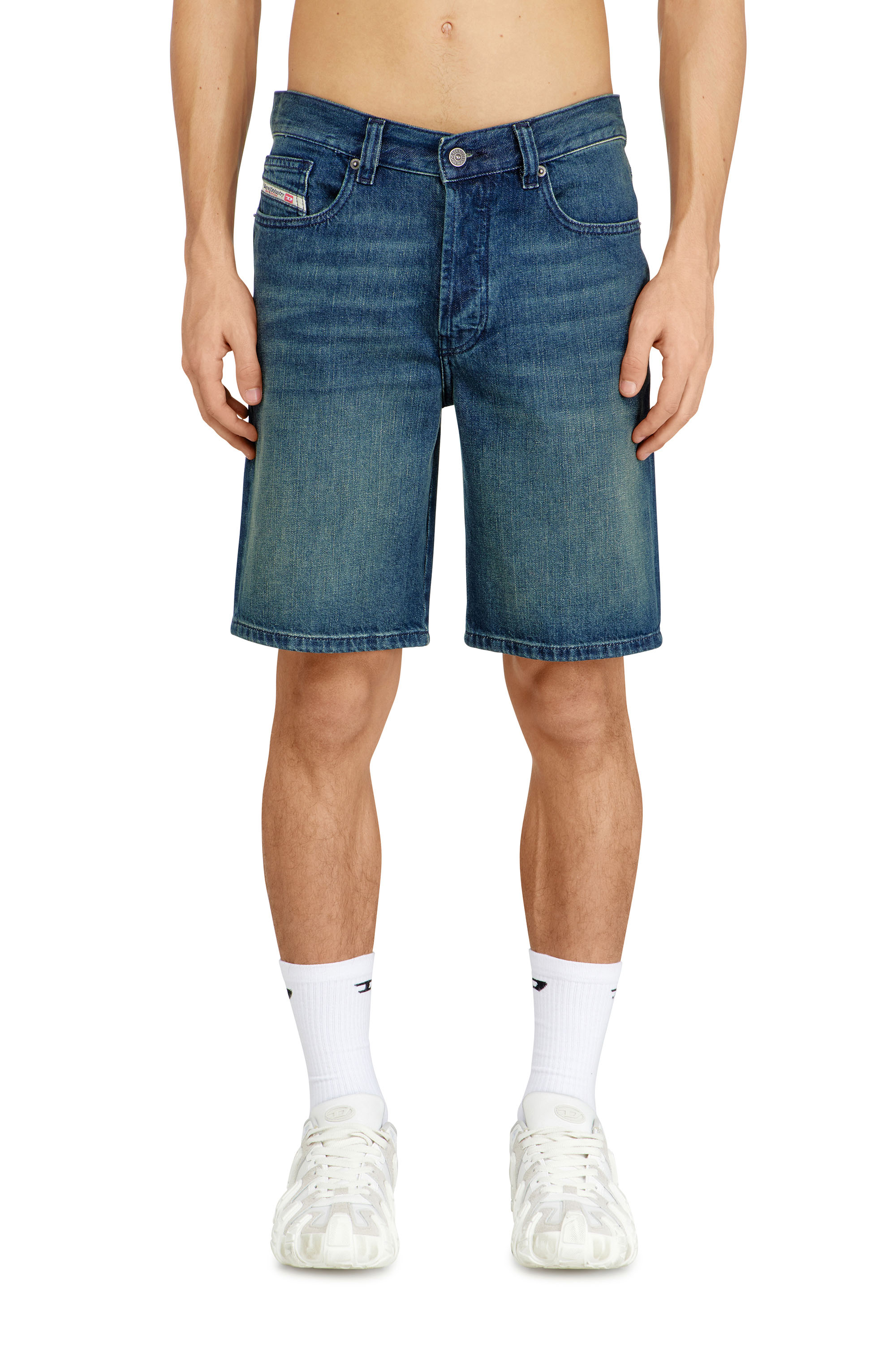 Diesel - REGULAR-SHORT, Shorts in denim dall'aspetto pulito Uomo in Blu - 3