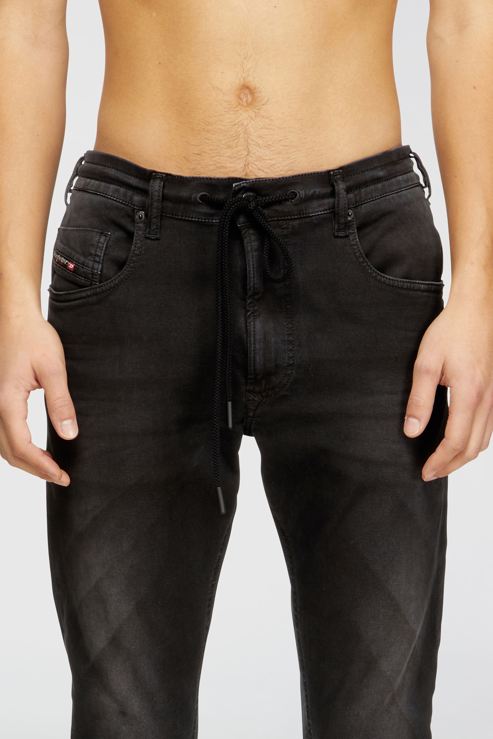 Diesel - Regular 2032 D-Krooley Joggjeans&reg; 0670M Uomo, Nero - Image 5