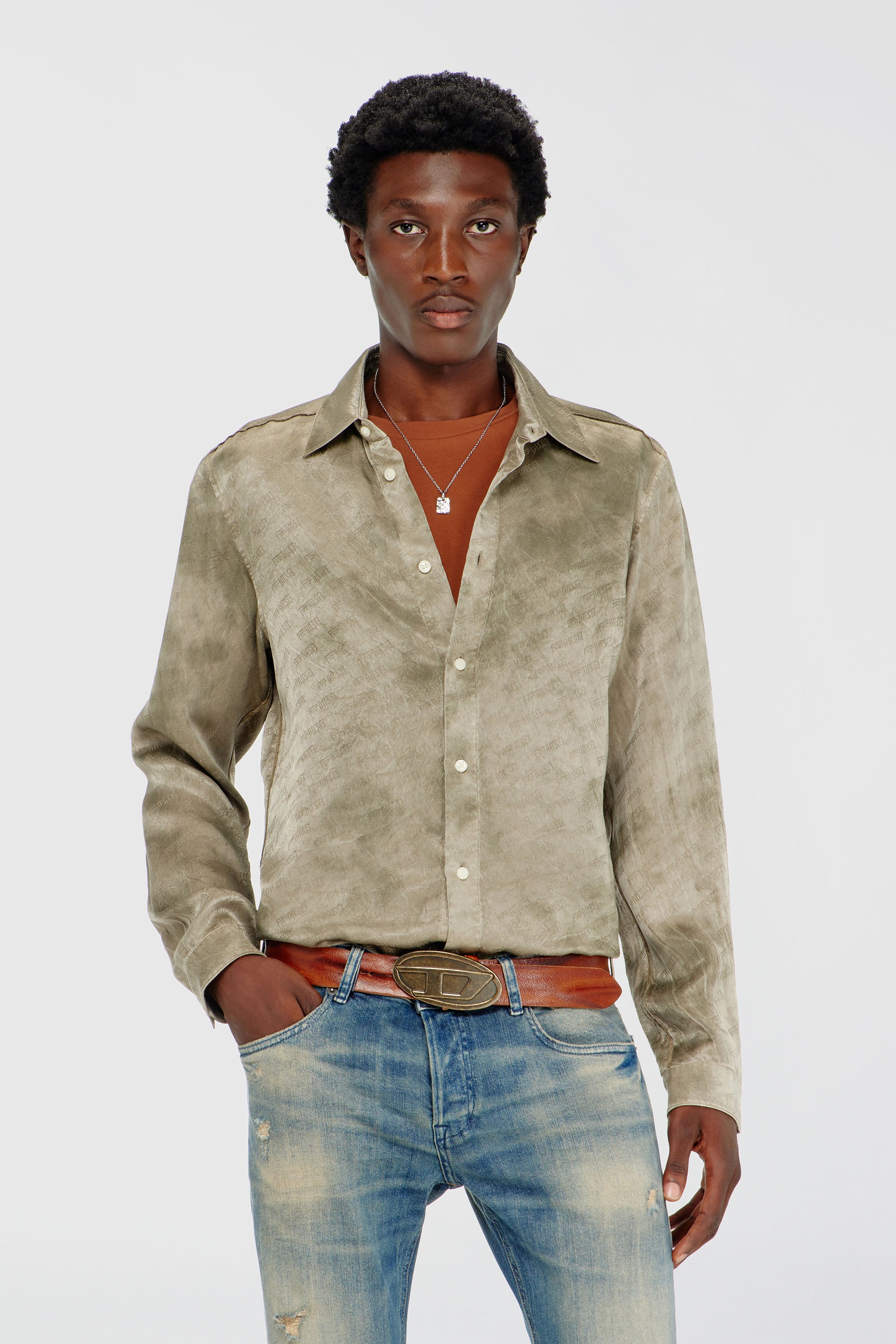 Diesel - S-KISSY-HNBW, Camicia in raso crinkle jacquard con logo Uomo in Marrone - 1