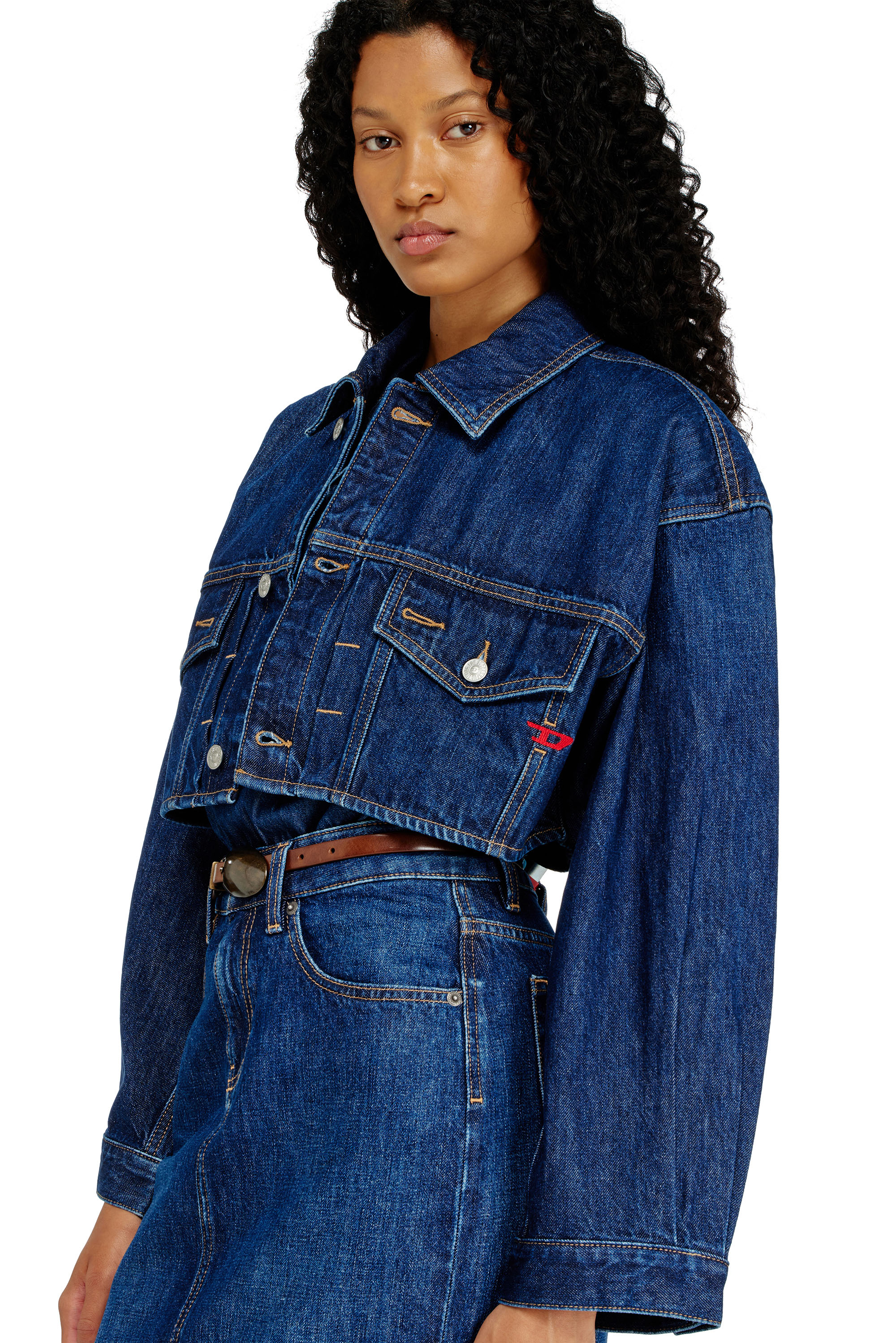 Diesel - DE-MALLEY, Giacca trucker in denim cropped oversize Donna in Blu - 5