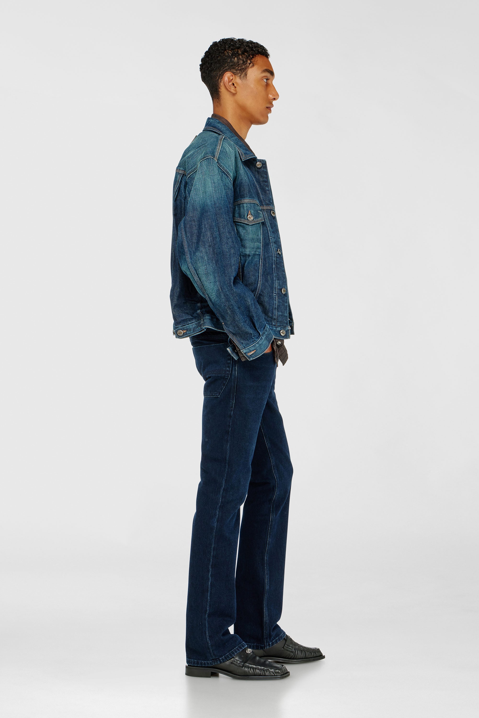 Diesel - Bootcut Jeans 2007 Zatiny 0KBBJ Uomo, Blu Scuro - Image 2