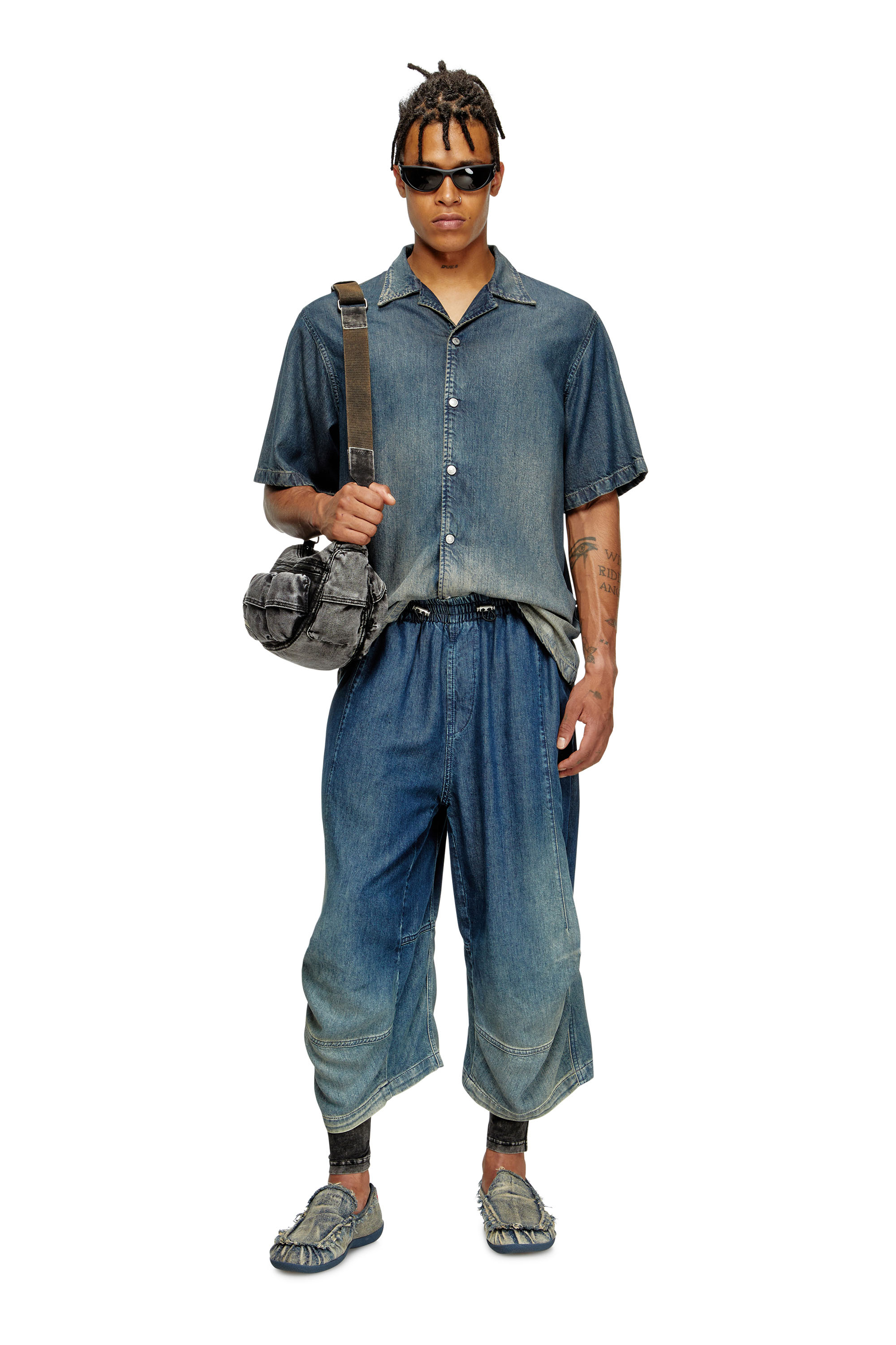 Diesel - D-PARI-SHORT-S, Short ergonomici in denim dégradé Unisex in Blu - 2