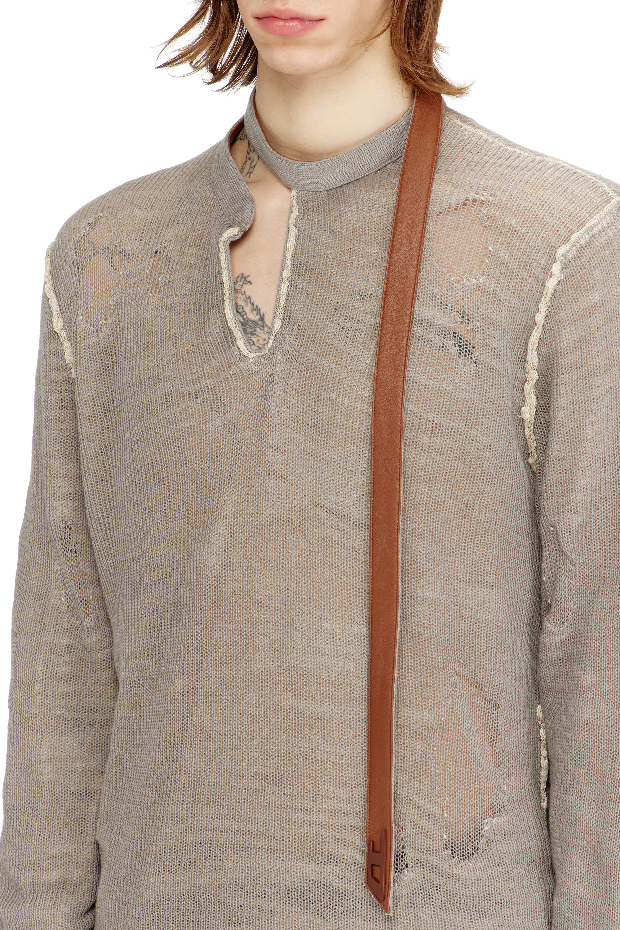 Diesel - K-DAIANERIS, Pullover distressed con cinturino biker Uomo in Marrone - 5