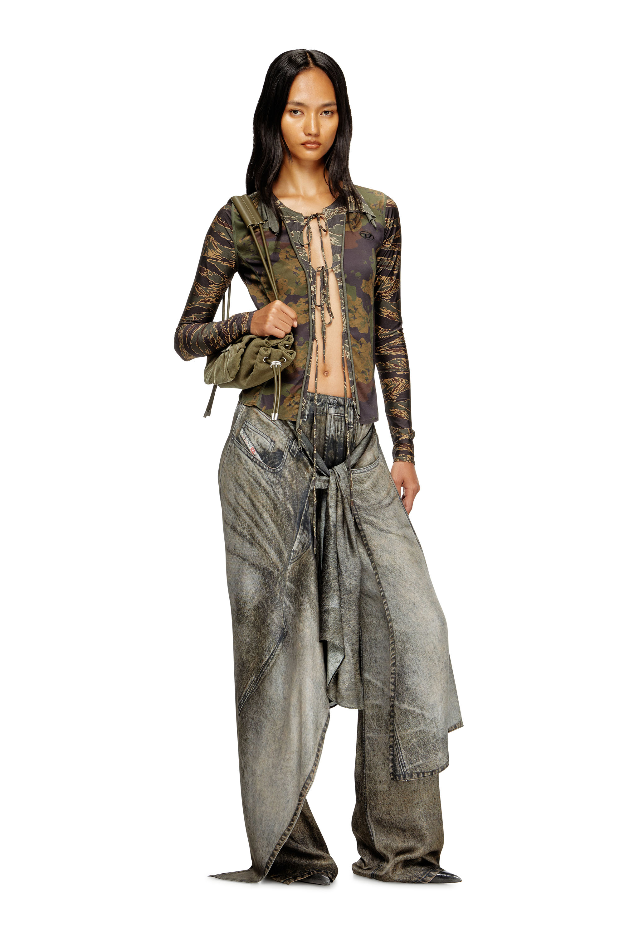 Diesel - P-ALOMA, Pantaloni a portafoglio in viscosa effetto denim Donna in Grigio - 2