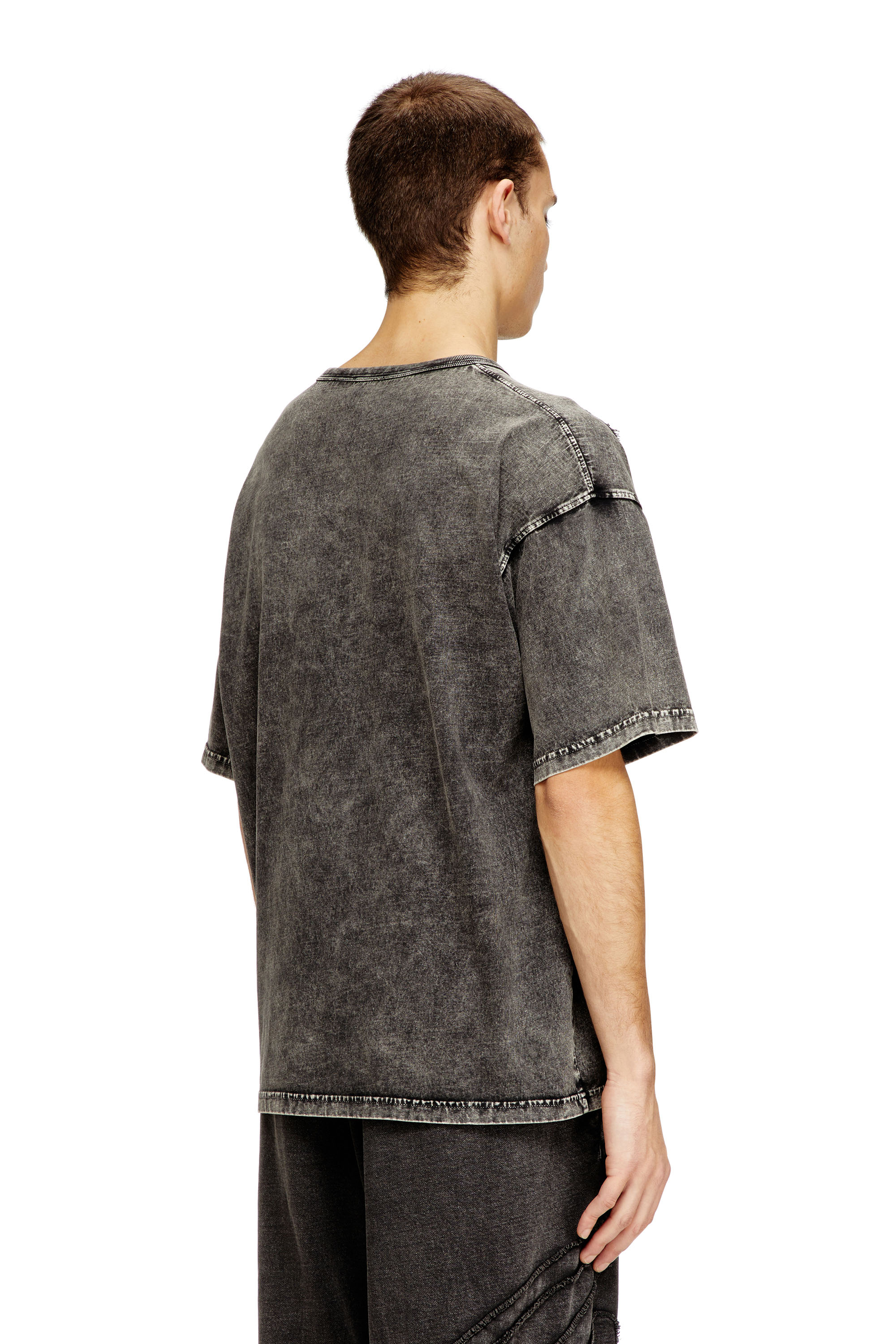 Diesel - T-BOXT-DEN, T-shirt in cotone dal taglio rilassato con applicazione Oval D Uomo in Grigio - 4