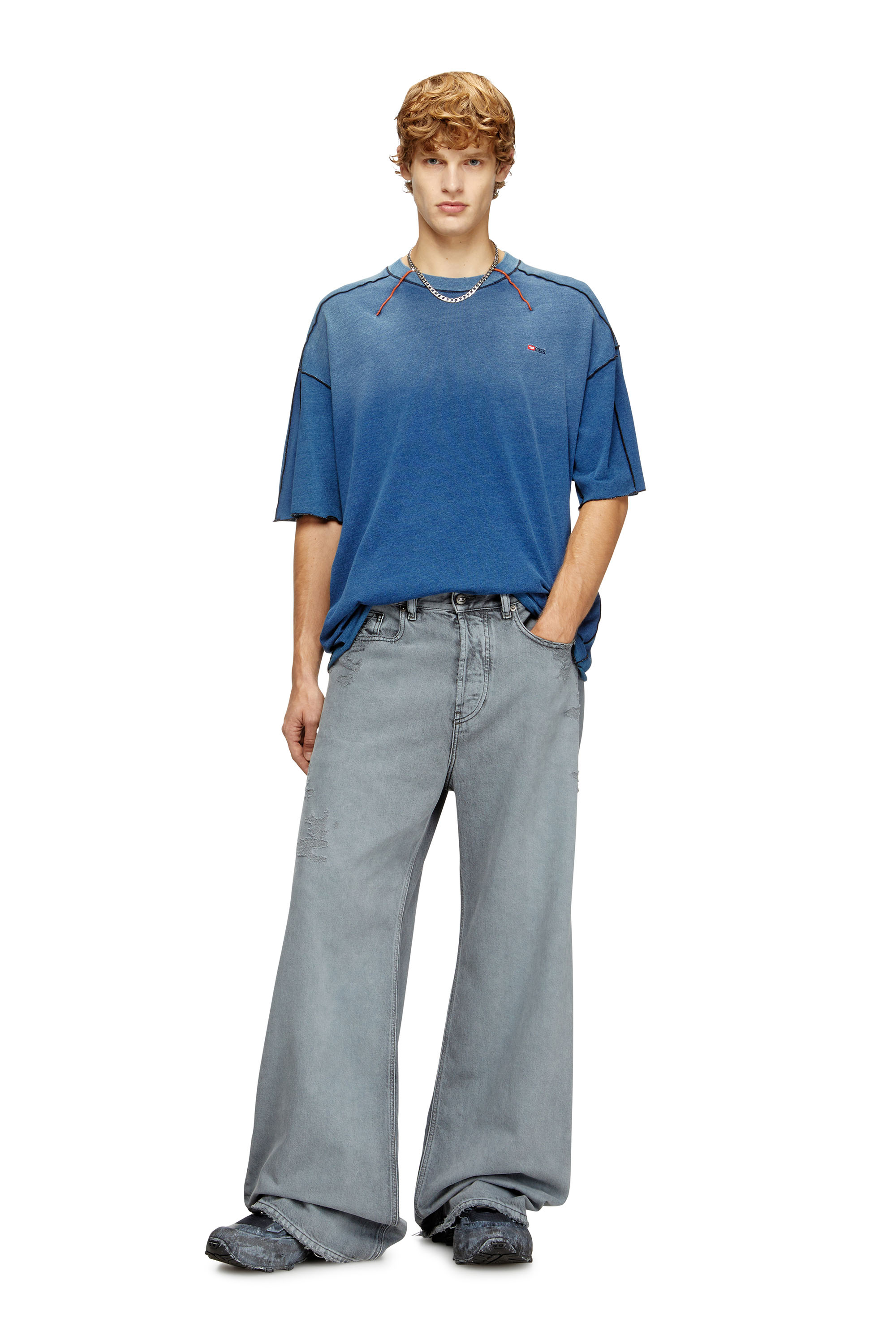 Diesel - T-CRAOXT, T-shirt in cotone con cuciture overlock a contrasto Uomo in ToBeDefined - 2