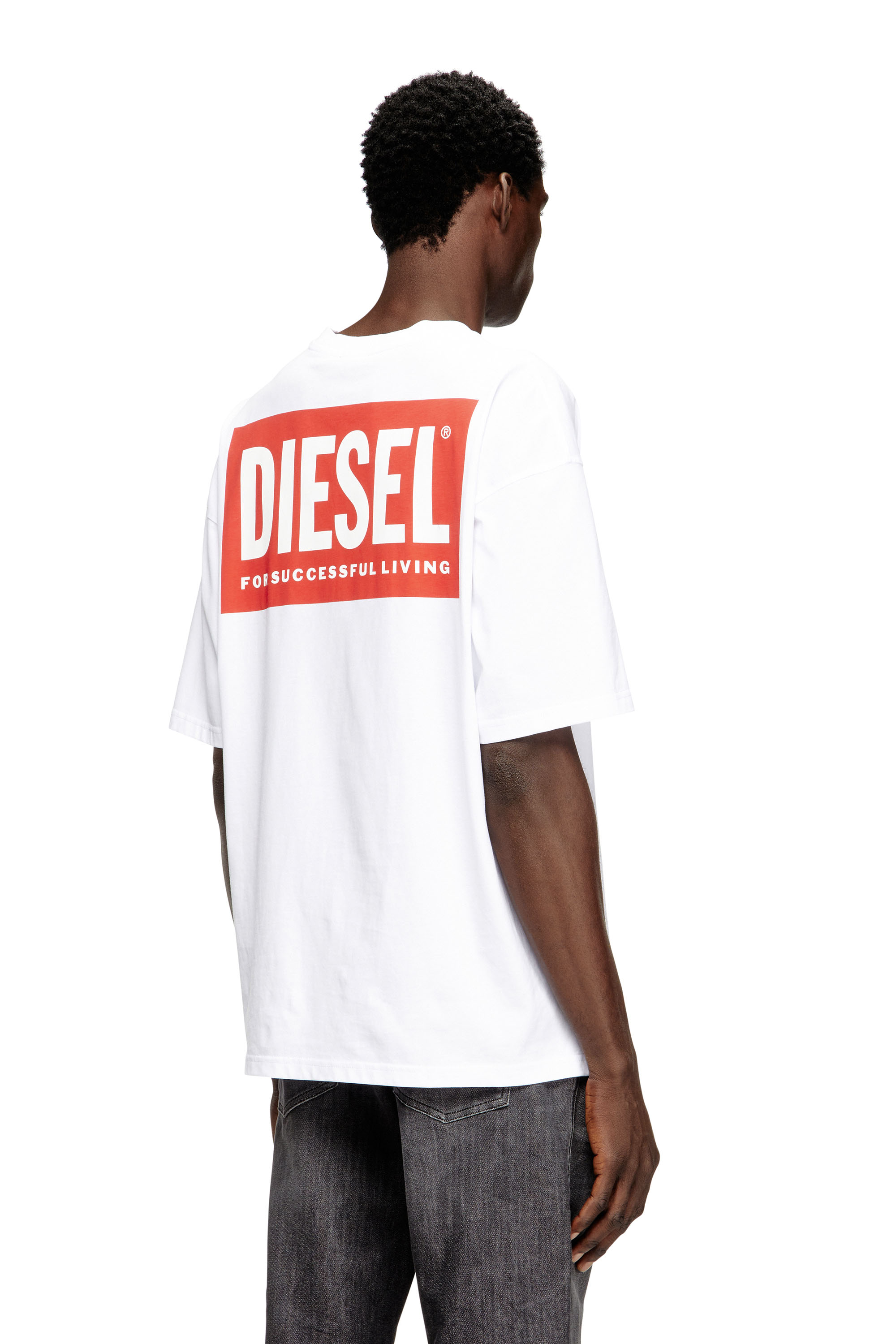 Diesel - T-BOXT-BISK, Cotton T-shirt with Diesel Biscotto print Uomo in Bianco - 4