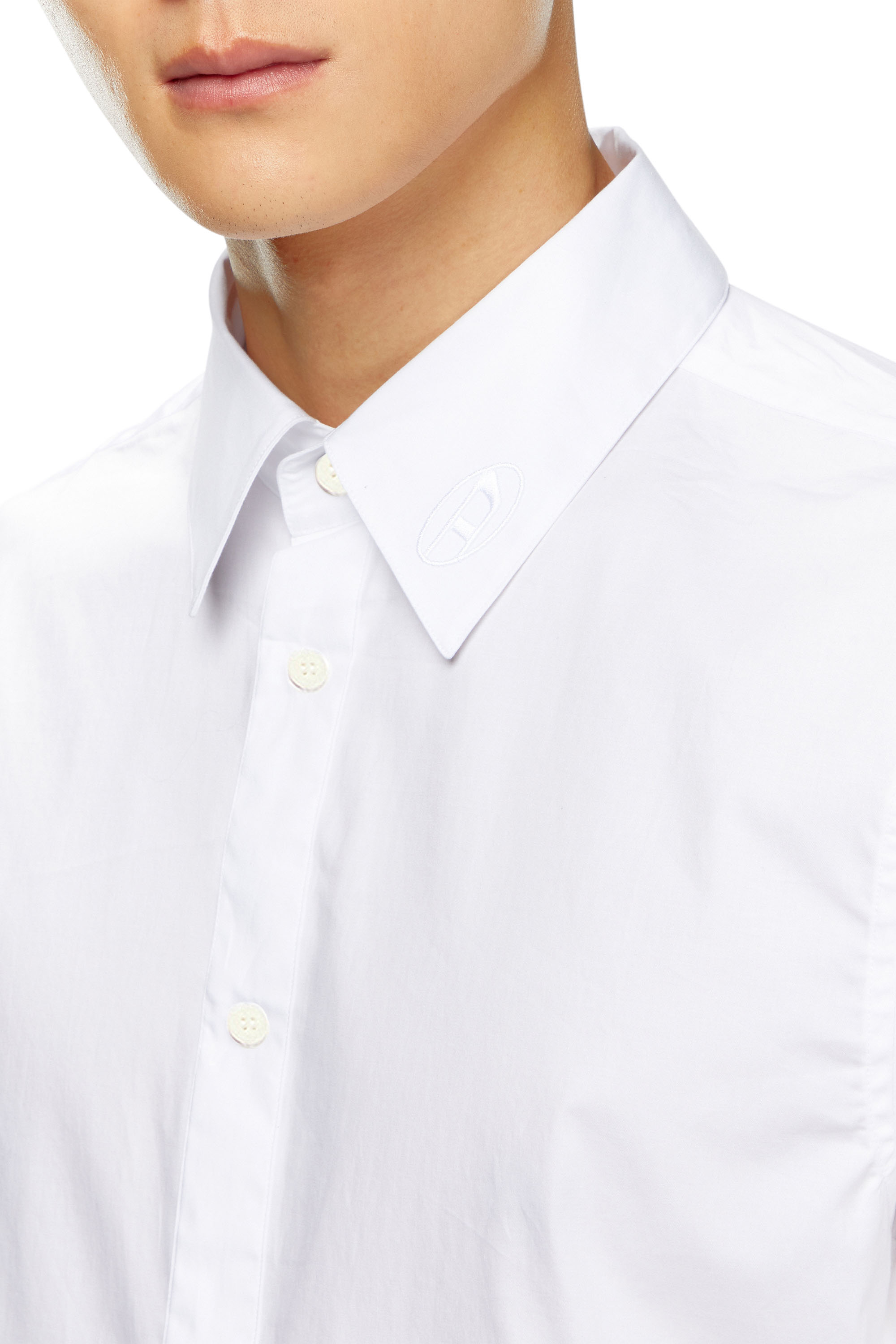 Diesel - S-FITTY-A, Uomo Camicia con logo ricamato sul colletto in Bianco - Image 5