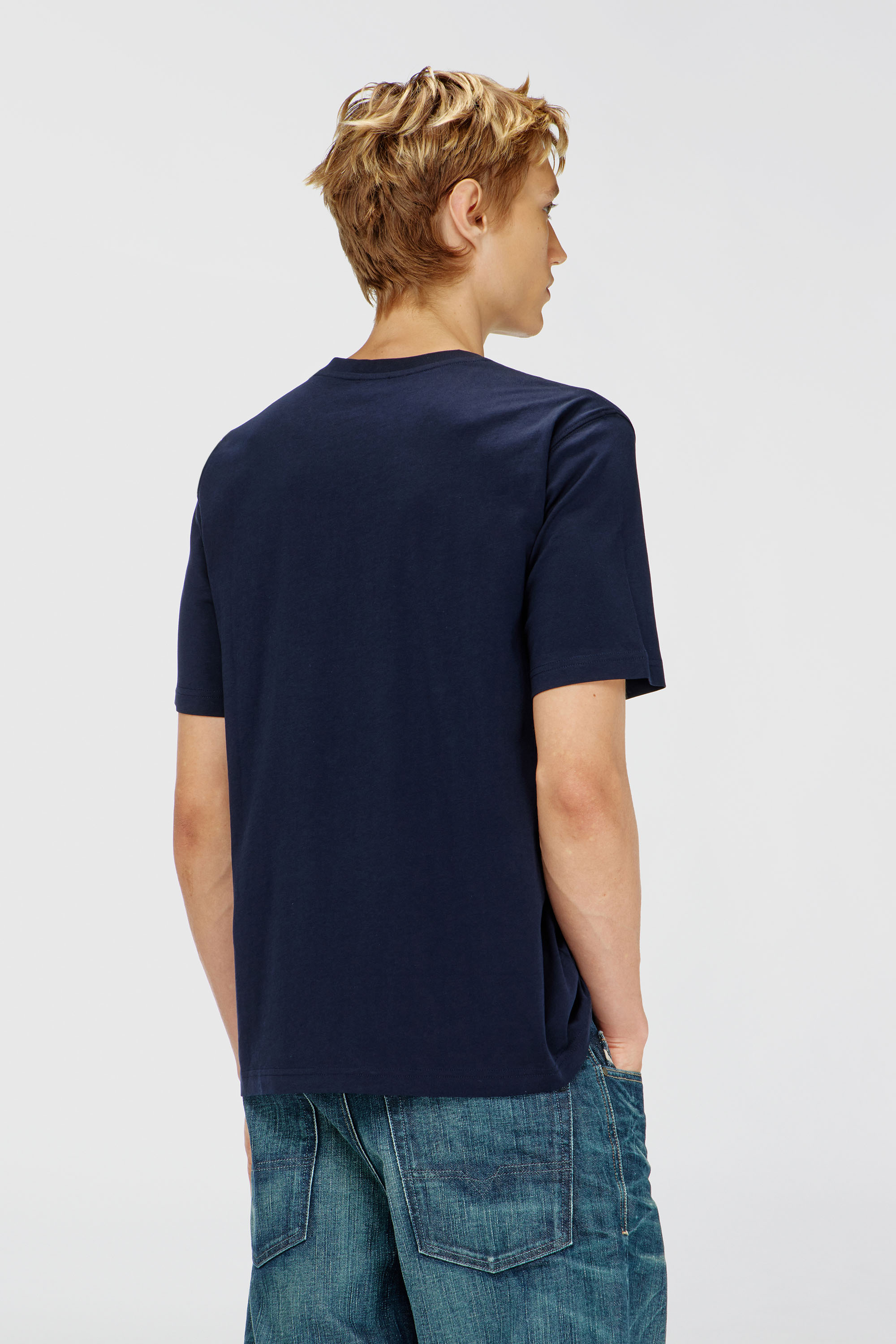 Diesel - T-JUST-OVA-T92, T-shirt in cotone con stampa logo Diesel tono su tono Uomo in Blu - 4