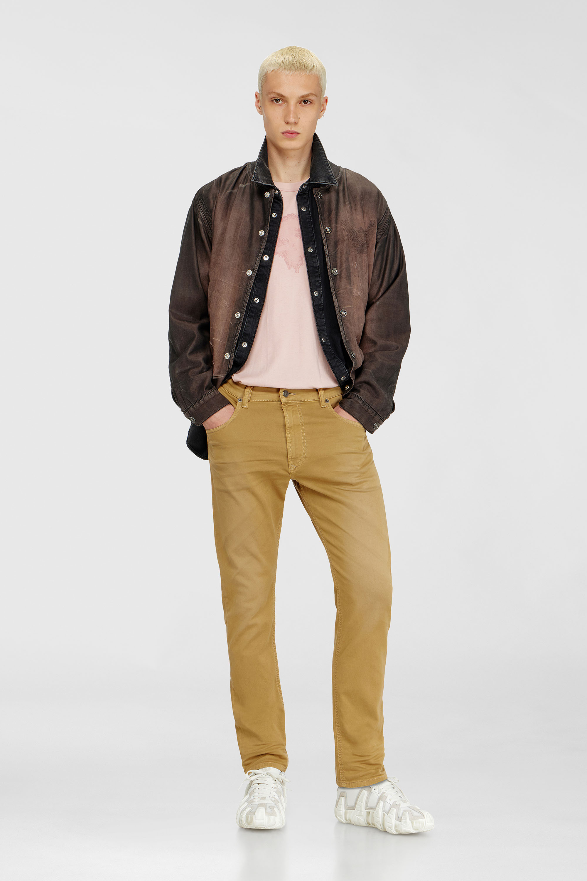 Diesel - Regular 2032 D-Krooley-BW Joggjeans&reg; 0670M Uomo, Corteccia - Image 1
