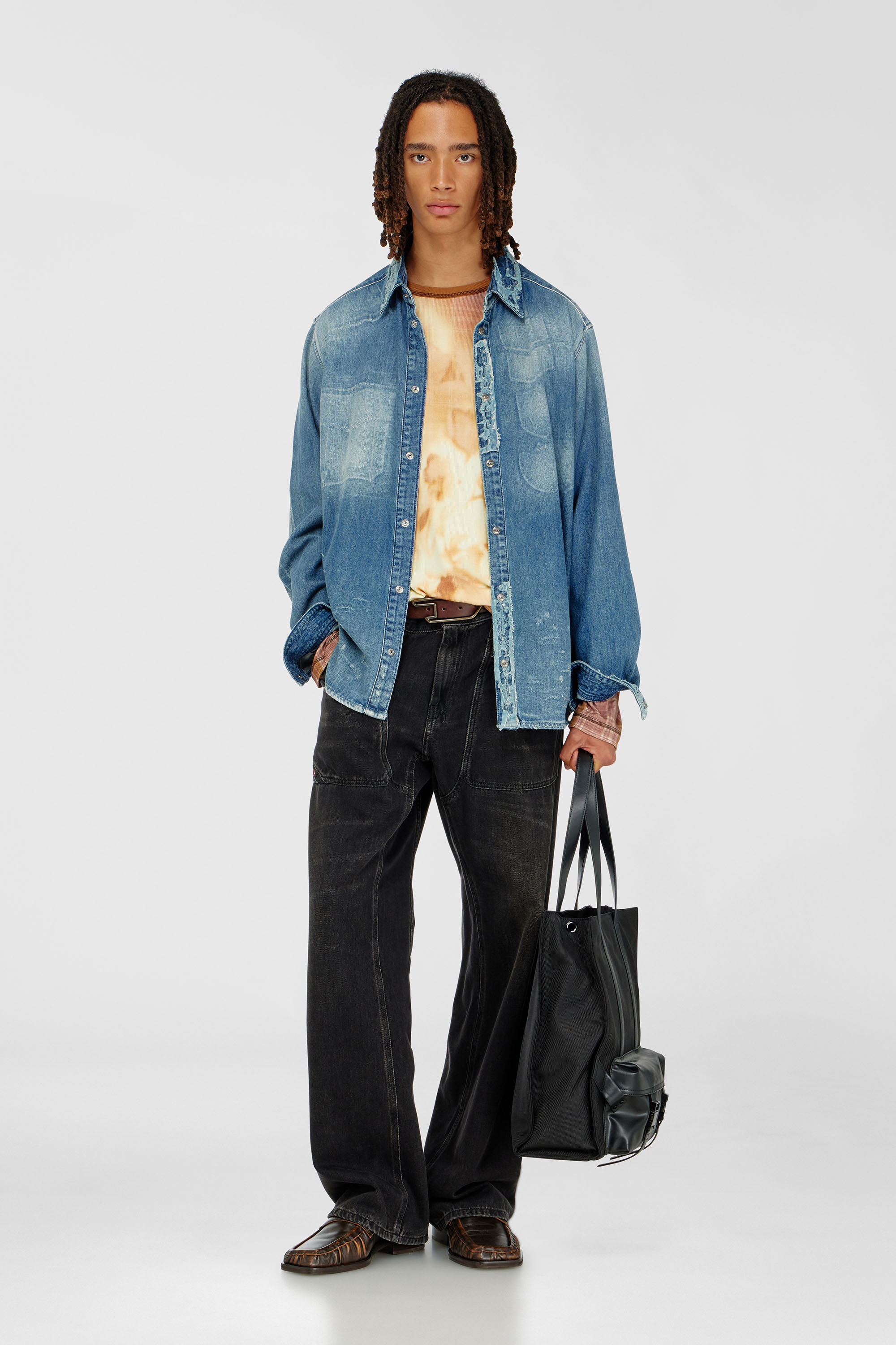 Diesel - D-SIMPLY, Camicia in denim effetto patch distressed Uomo in Blu - 2