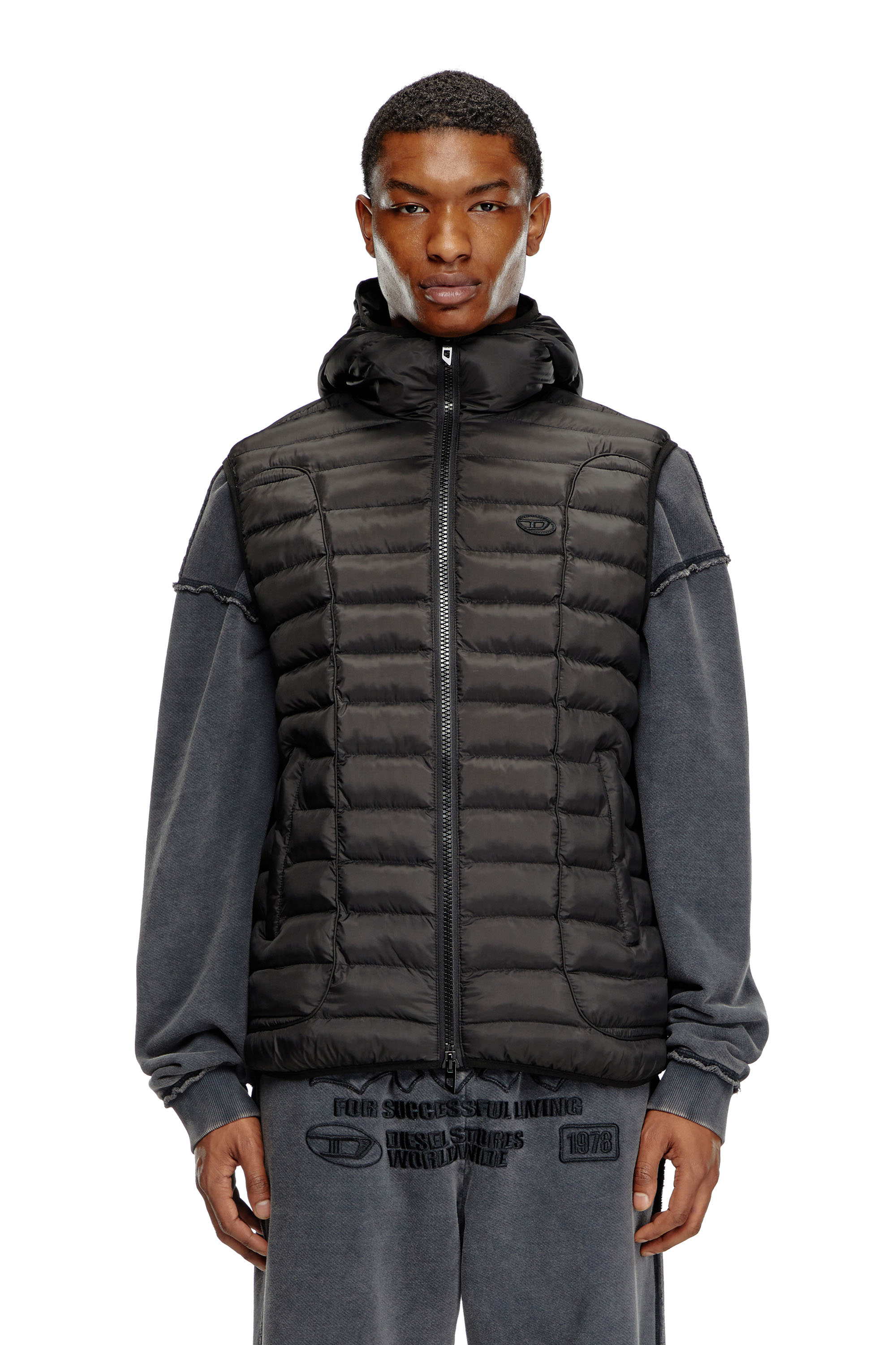 Diesel - W-TEMPLE, Gilet imbottito in nylon leggero Uomo in Nero - 1